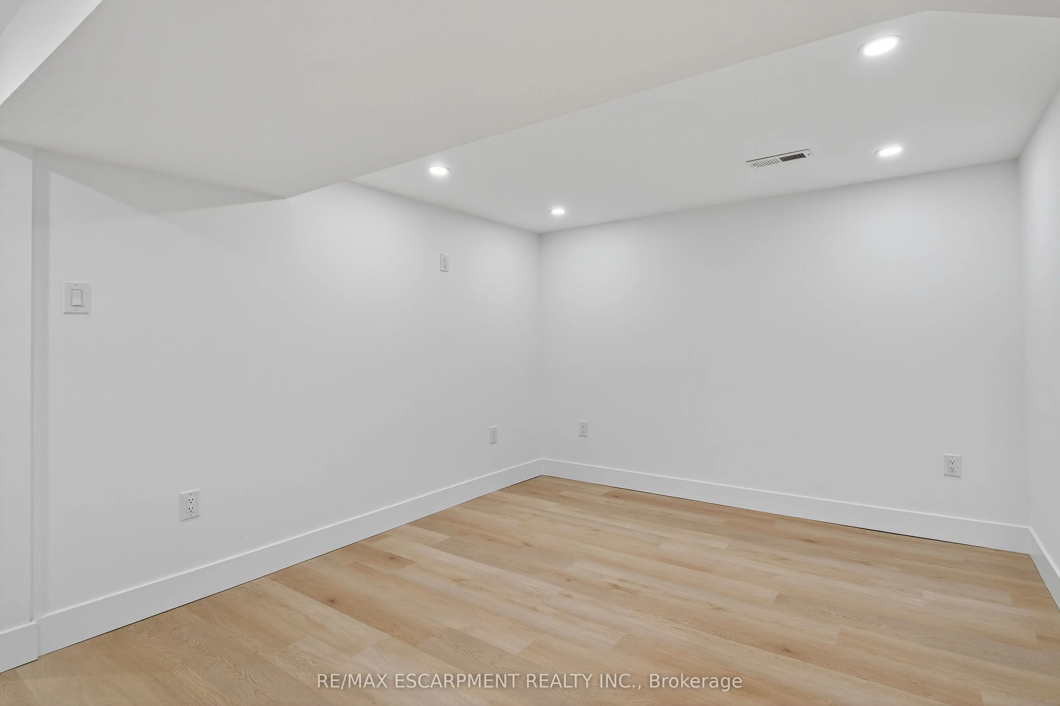 75 Britten Close, #2