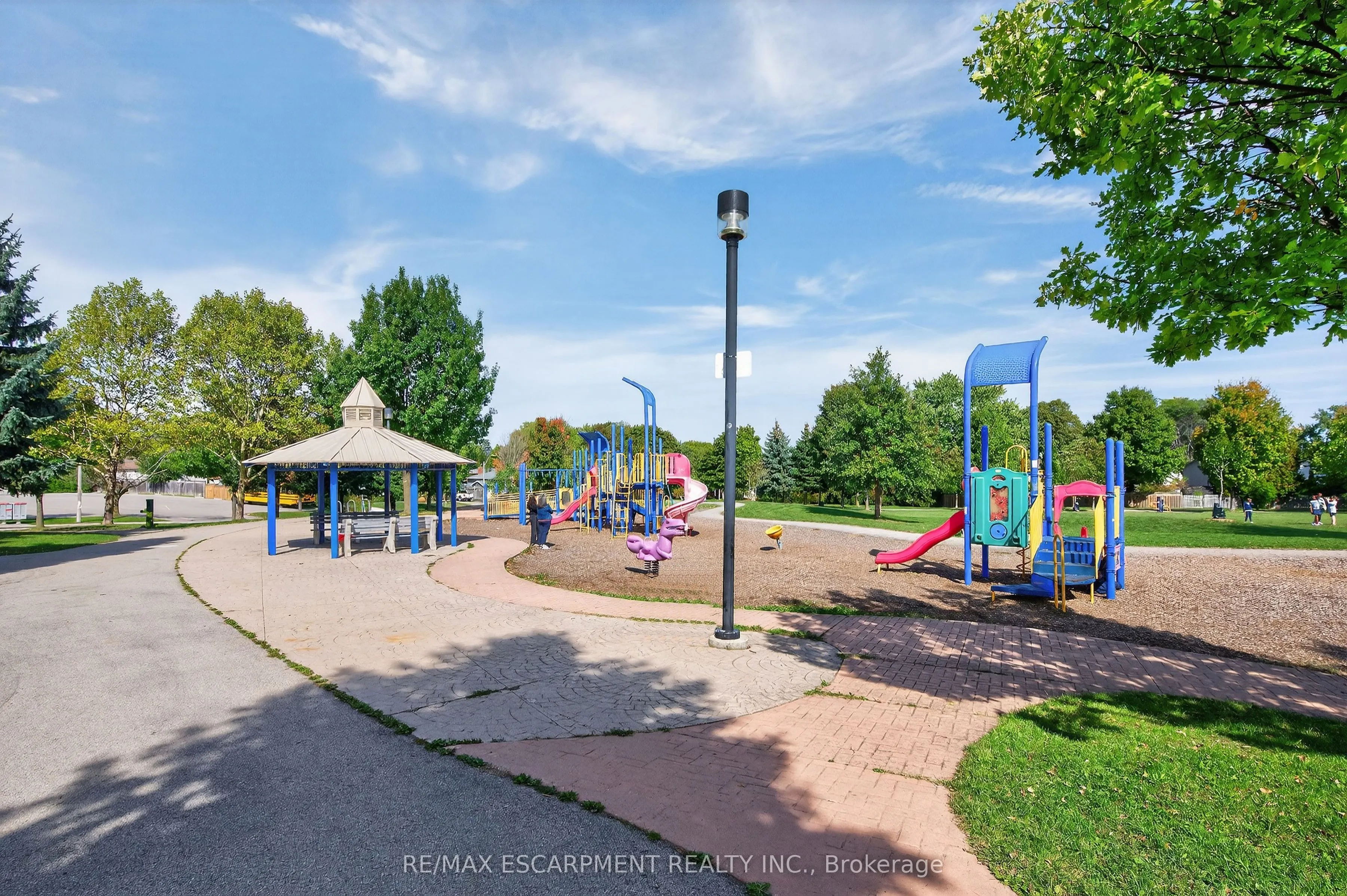 75 Britten Close, #2