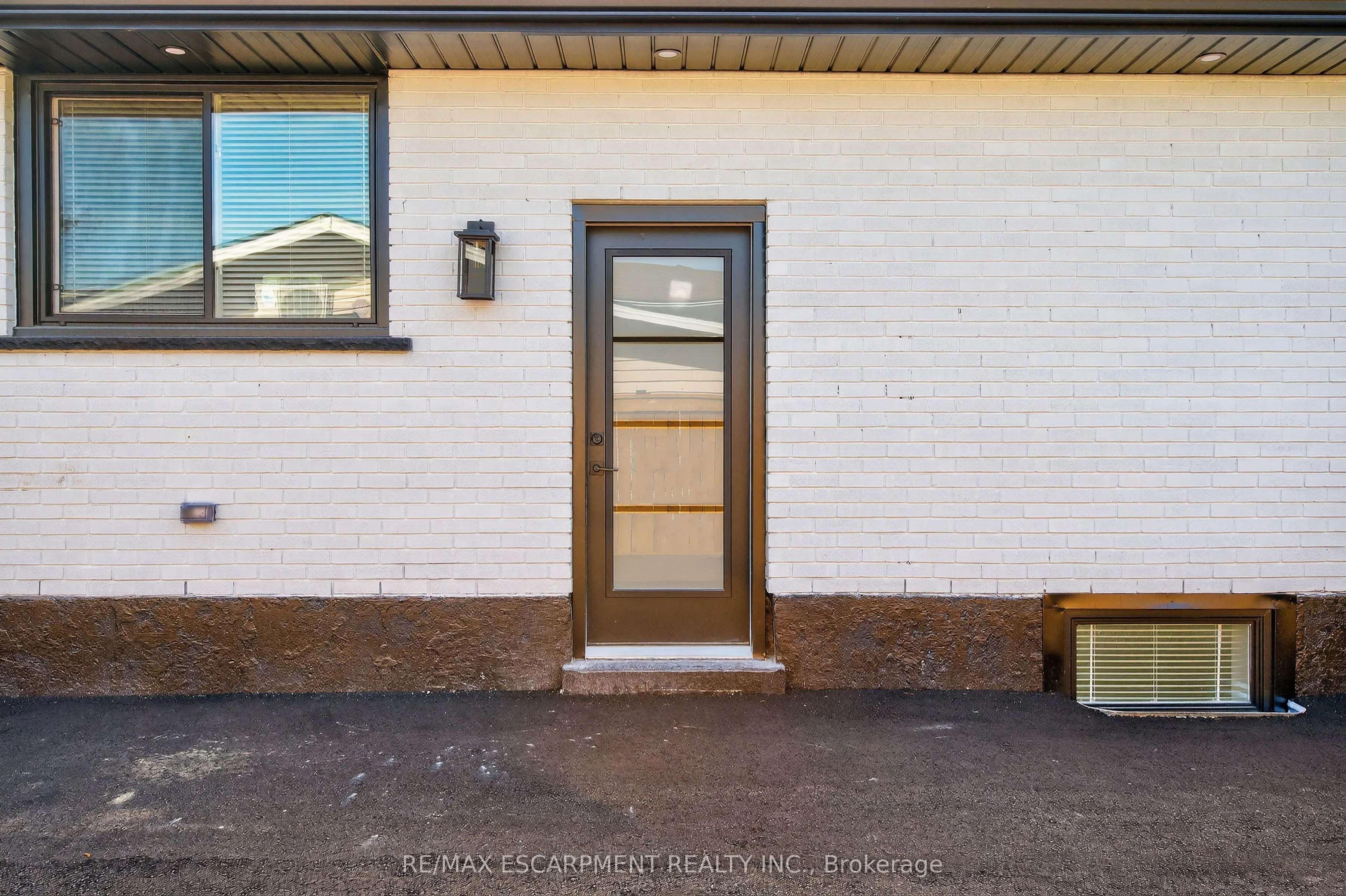 75 Britten Close, #2