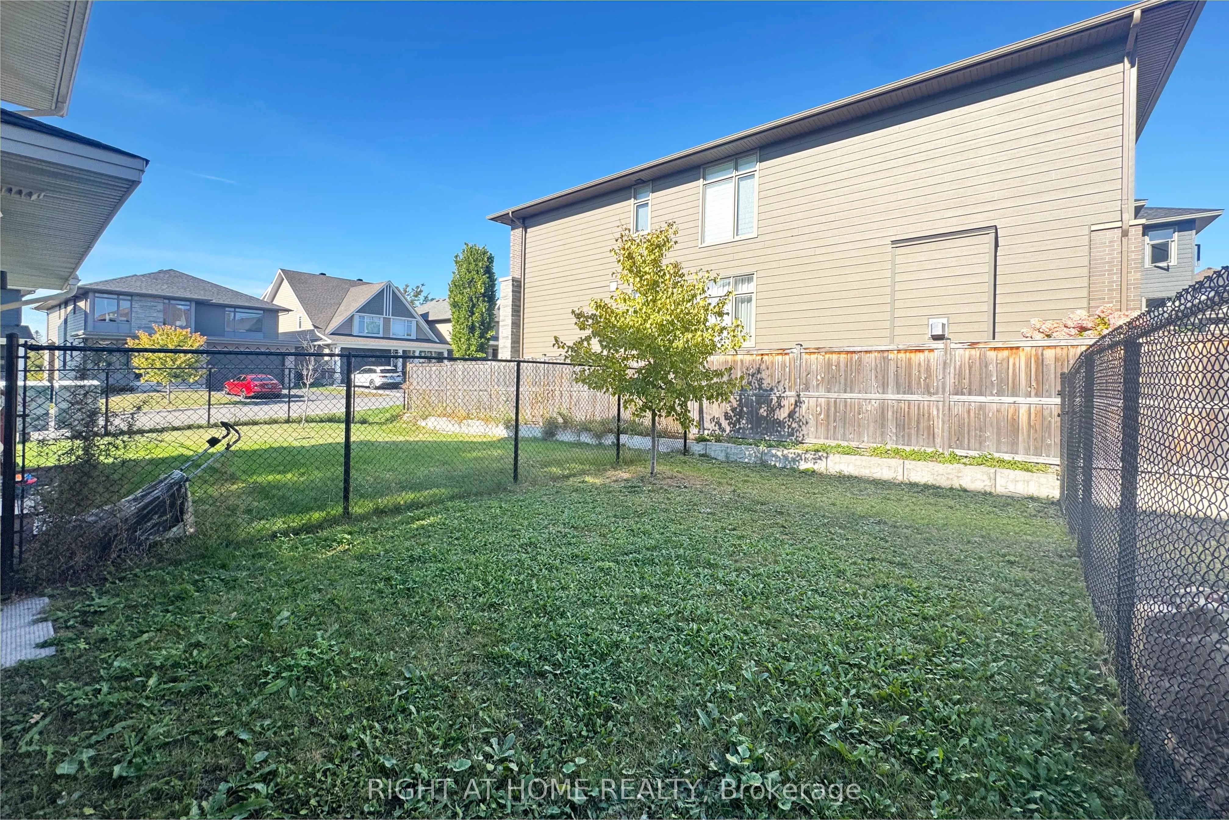 117 Escarpment Crescent