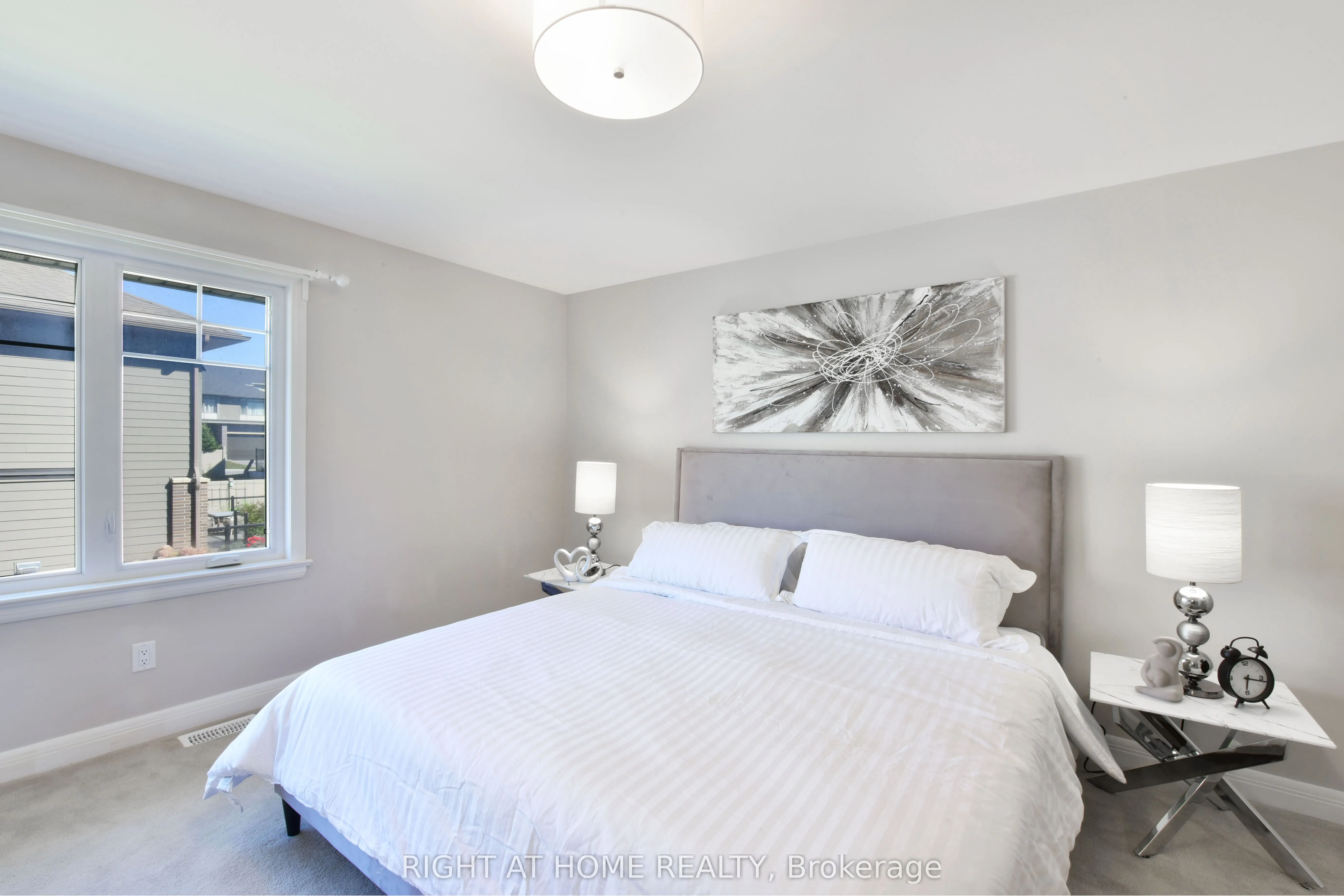 117 Escarpment Crescent