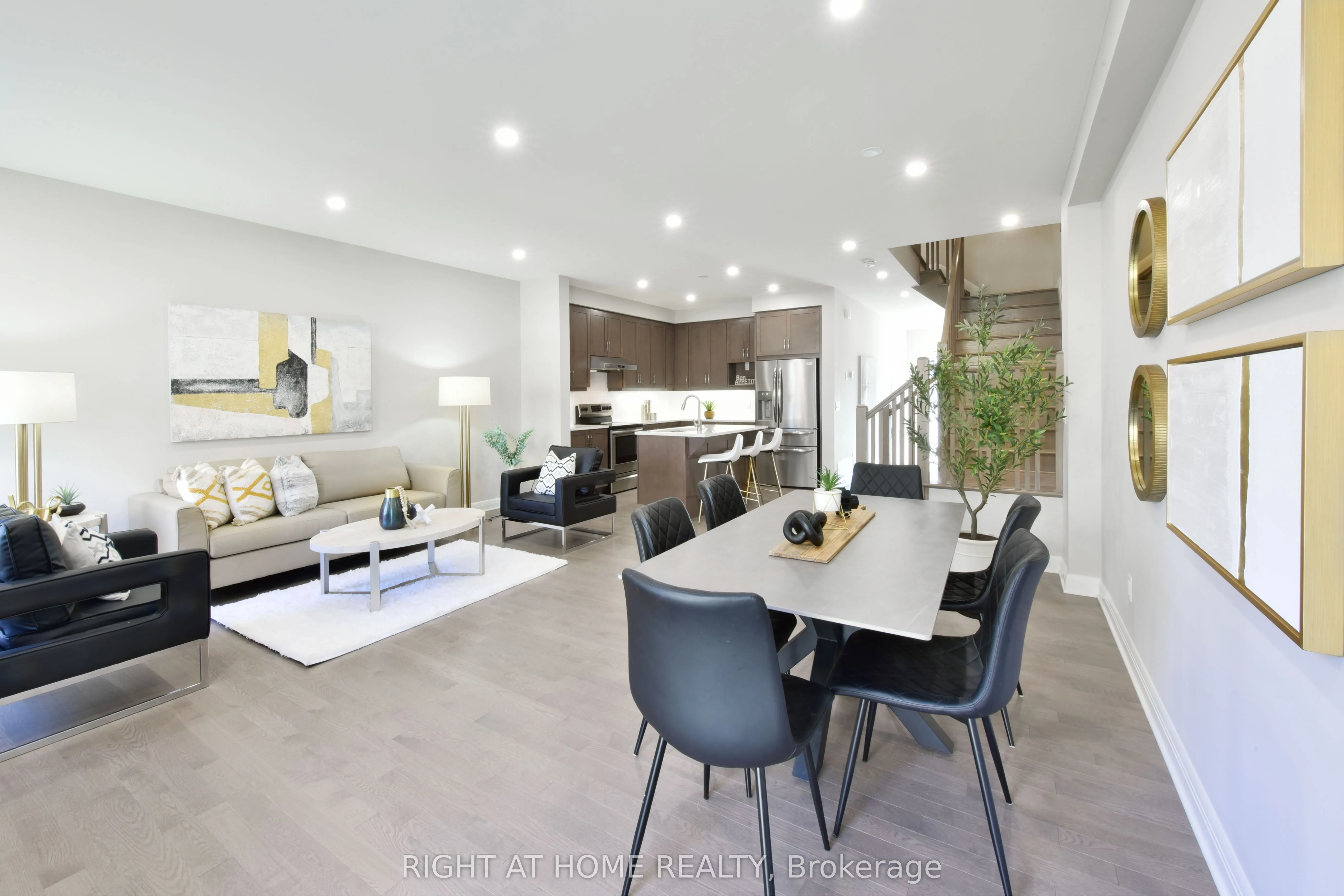 117 Escarpment Crescent