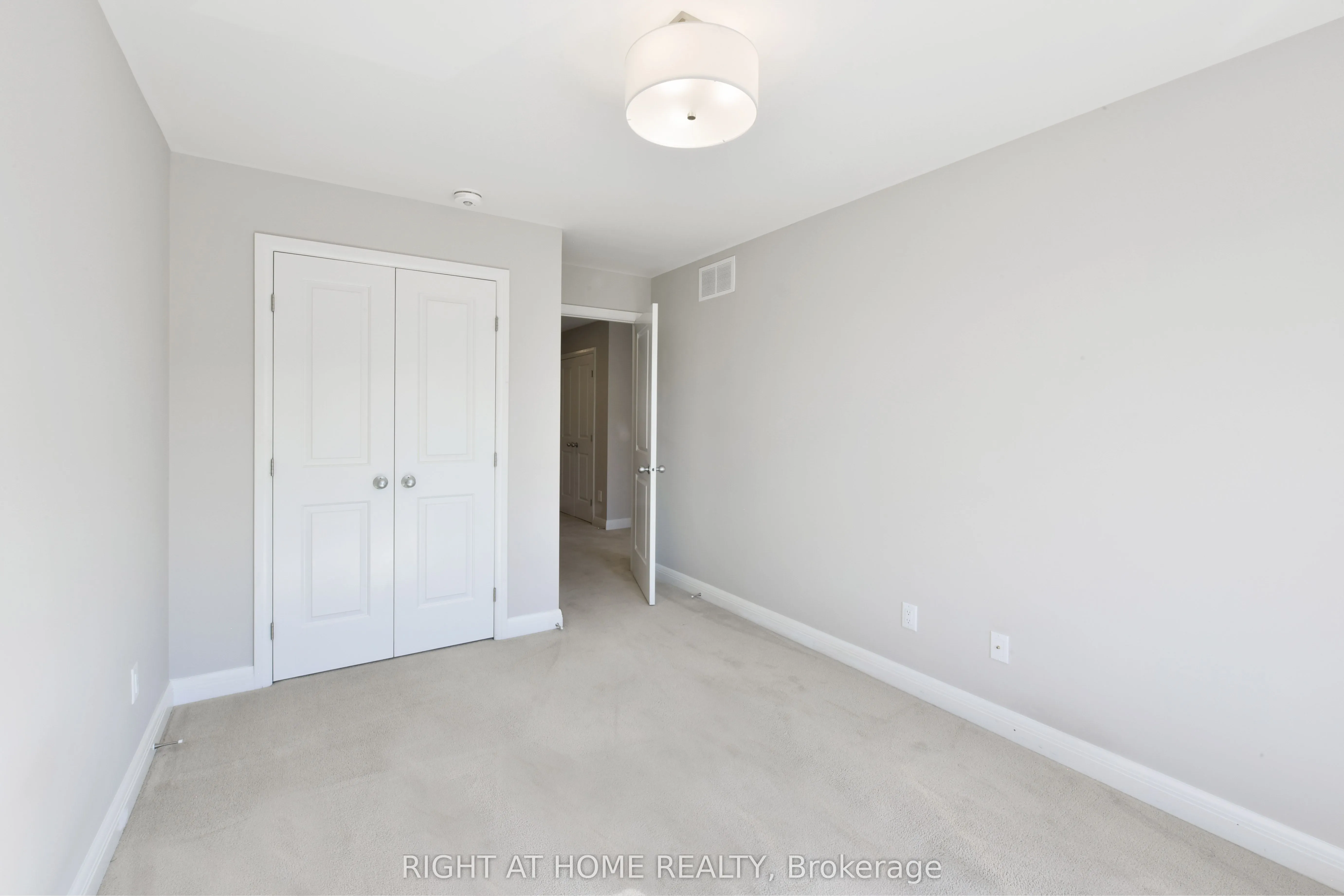 117 Escarpment Crescent