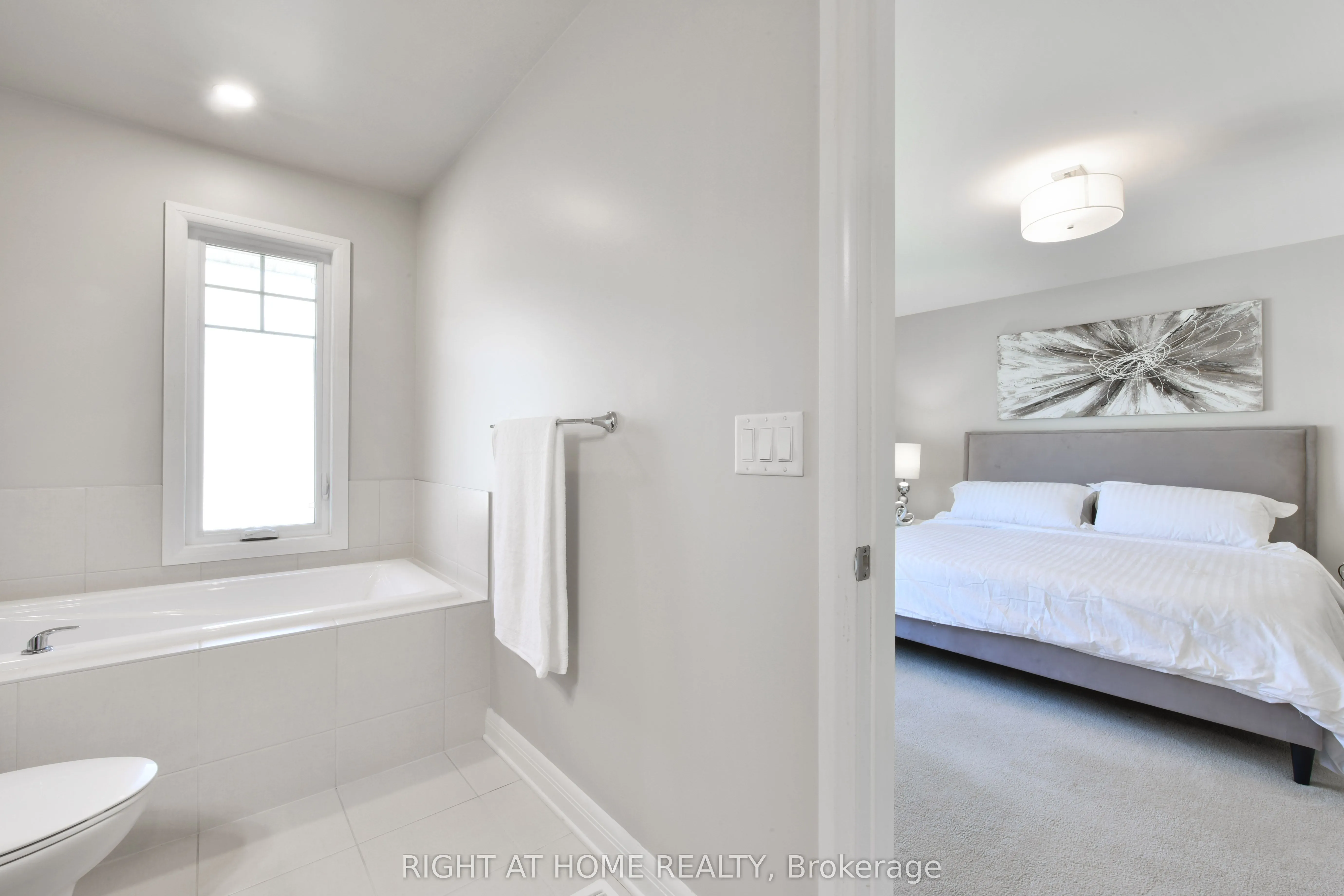 117 Escarpment Crescent