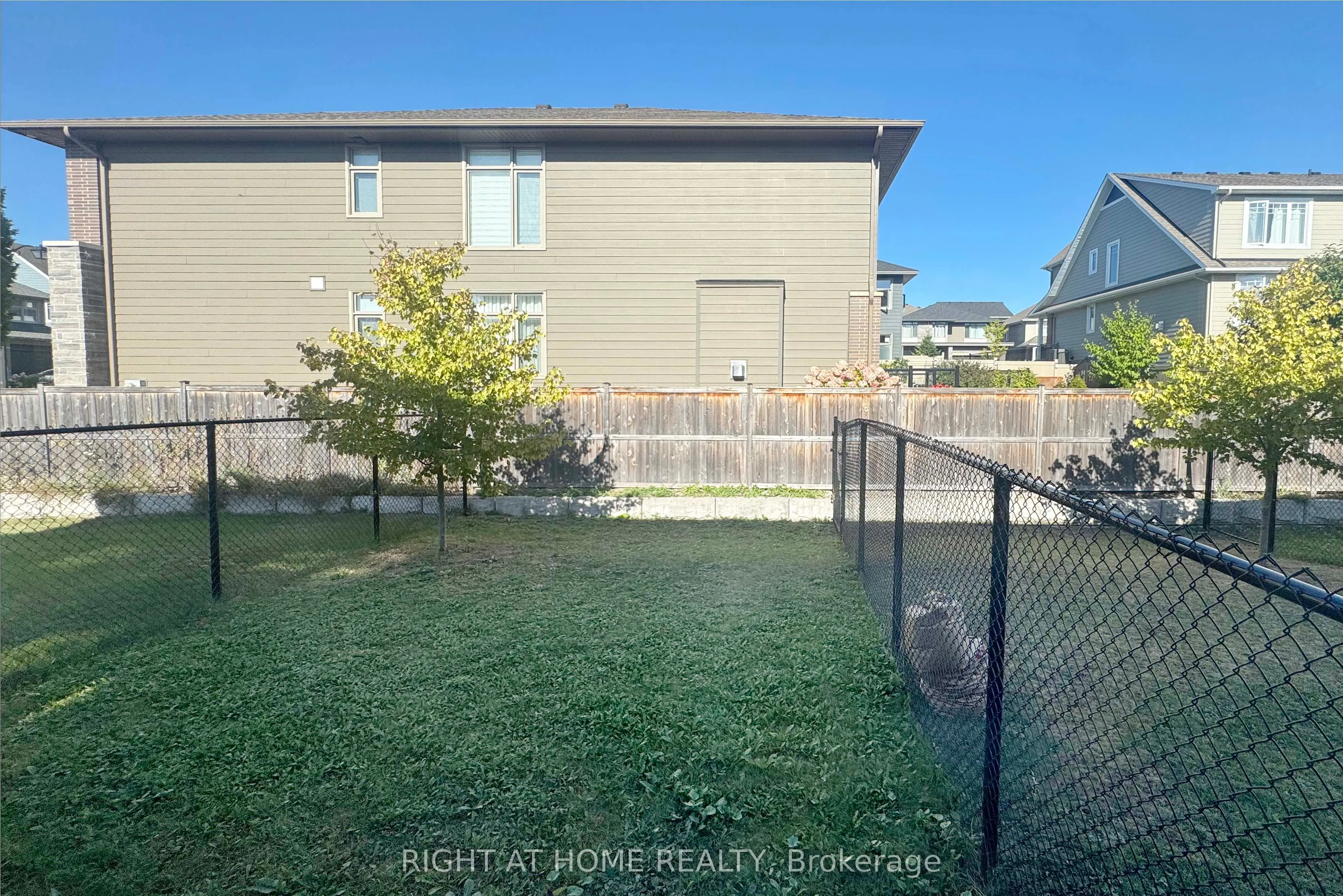 117 Escarpment Crescent