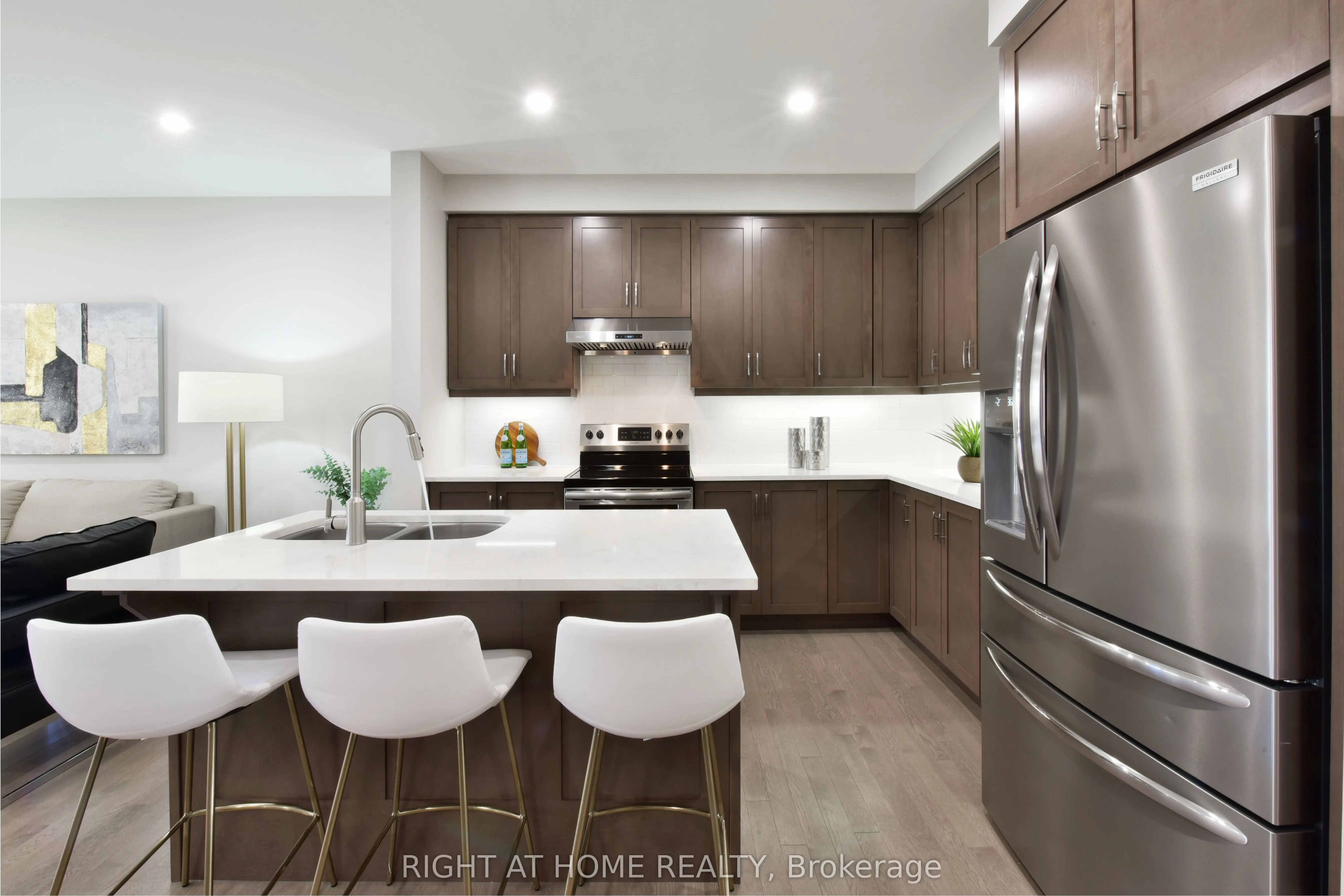 117 Escarpment Crescent