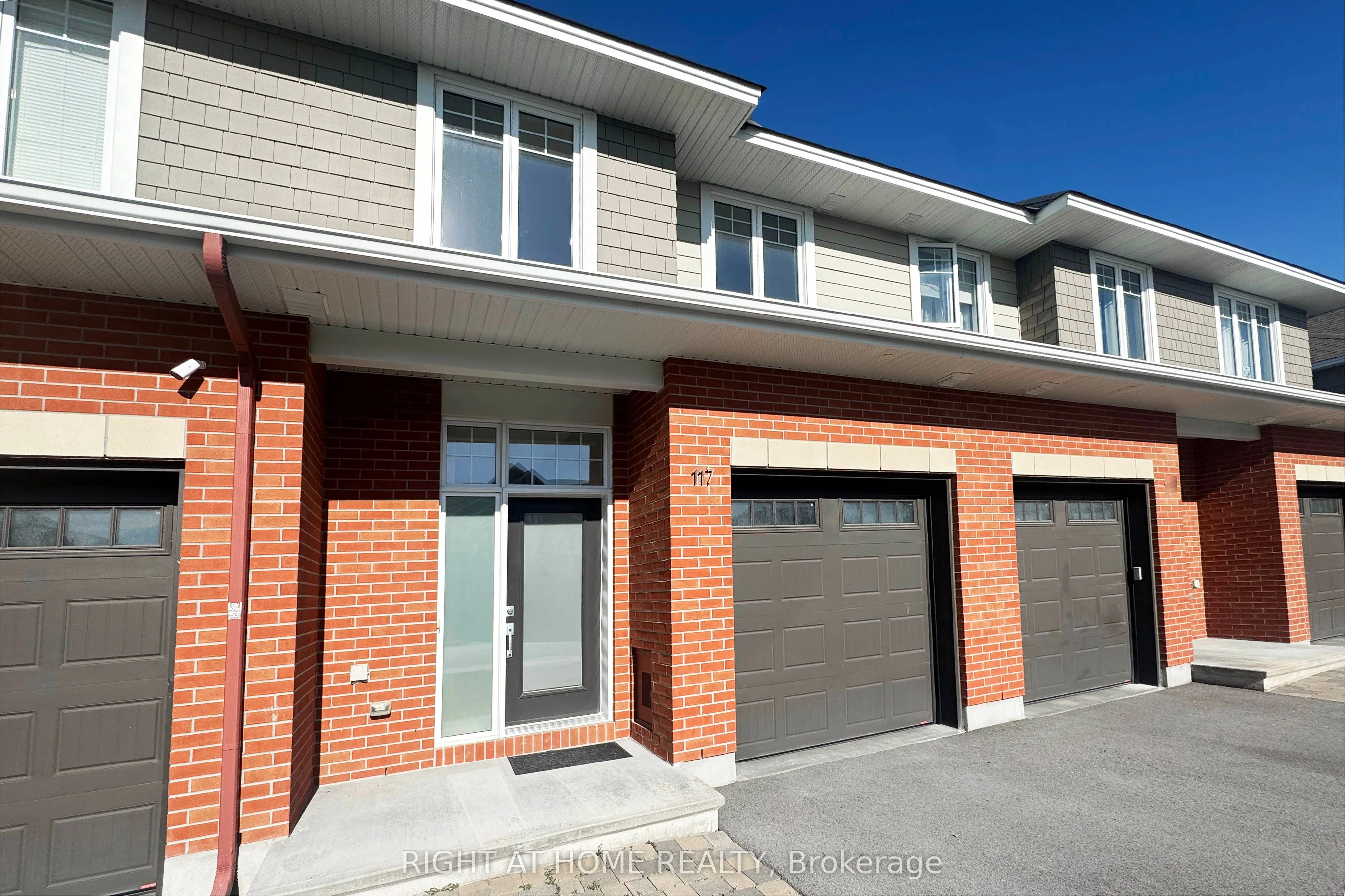 117 Escarpment Crescent