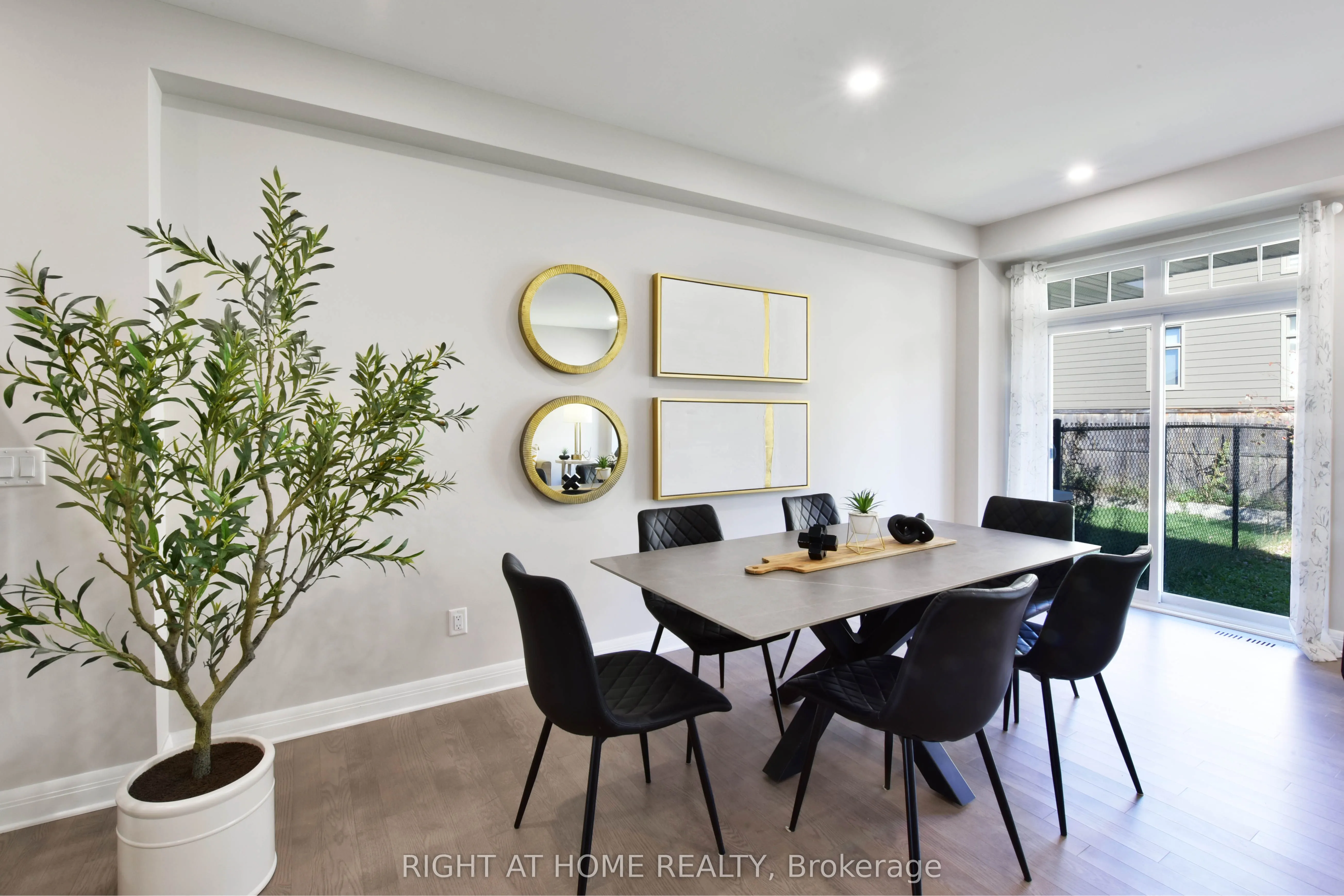 117 Escarpment Crescent