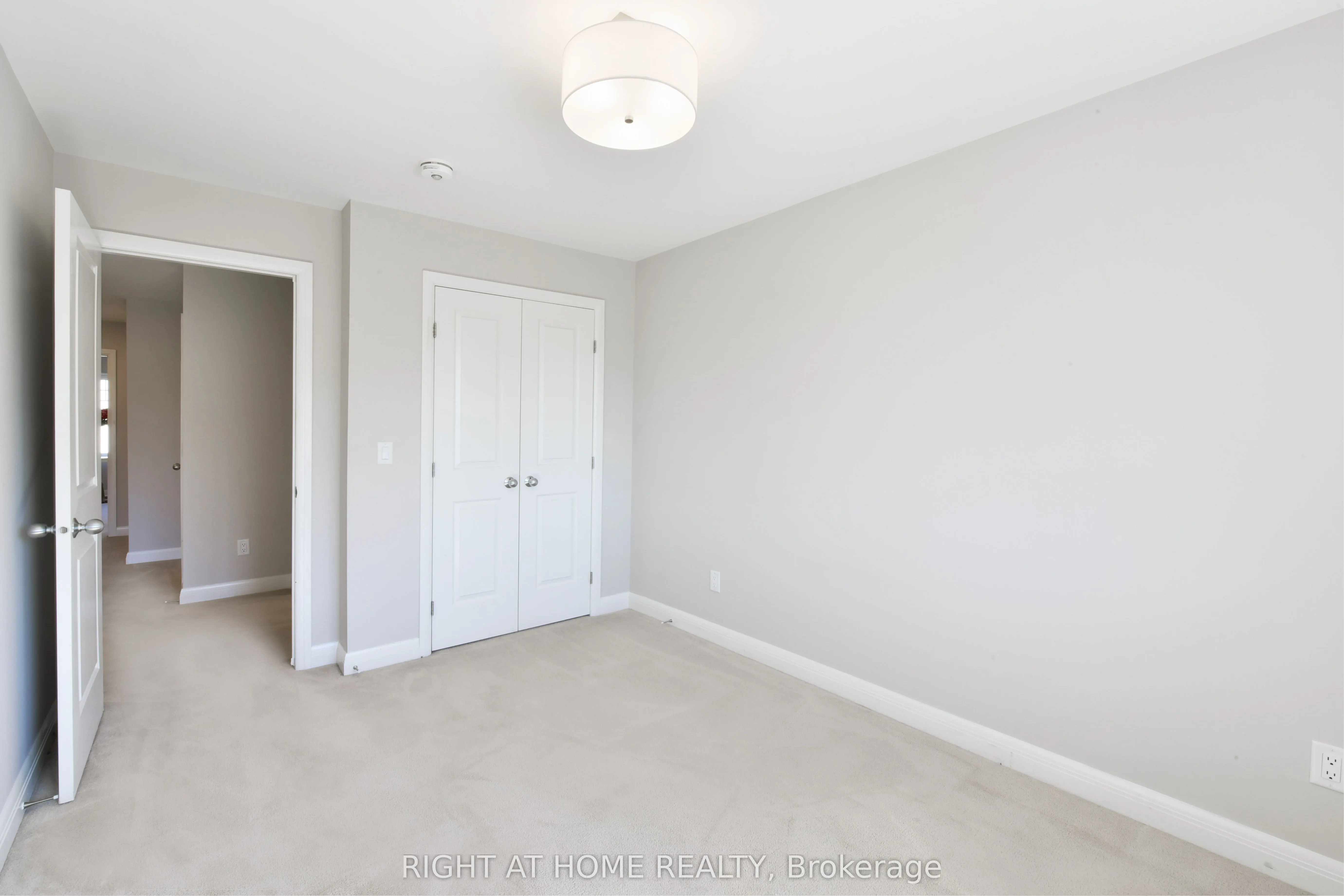 117 Escarpment Crescent