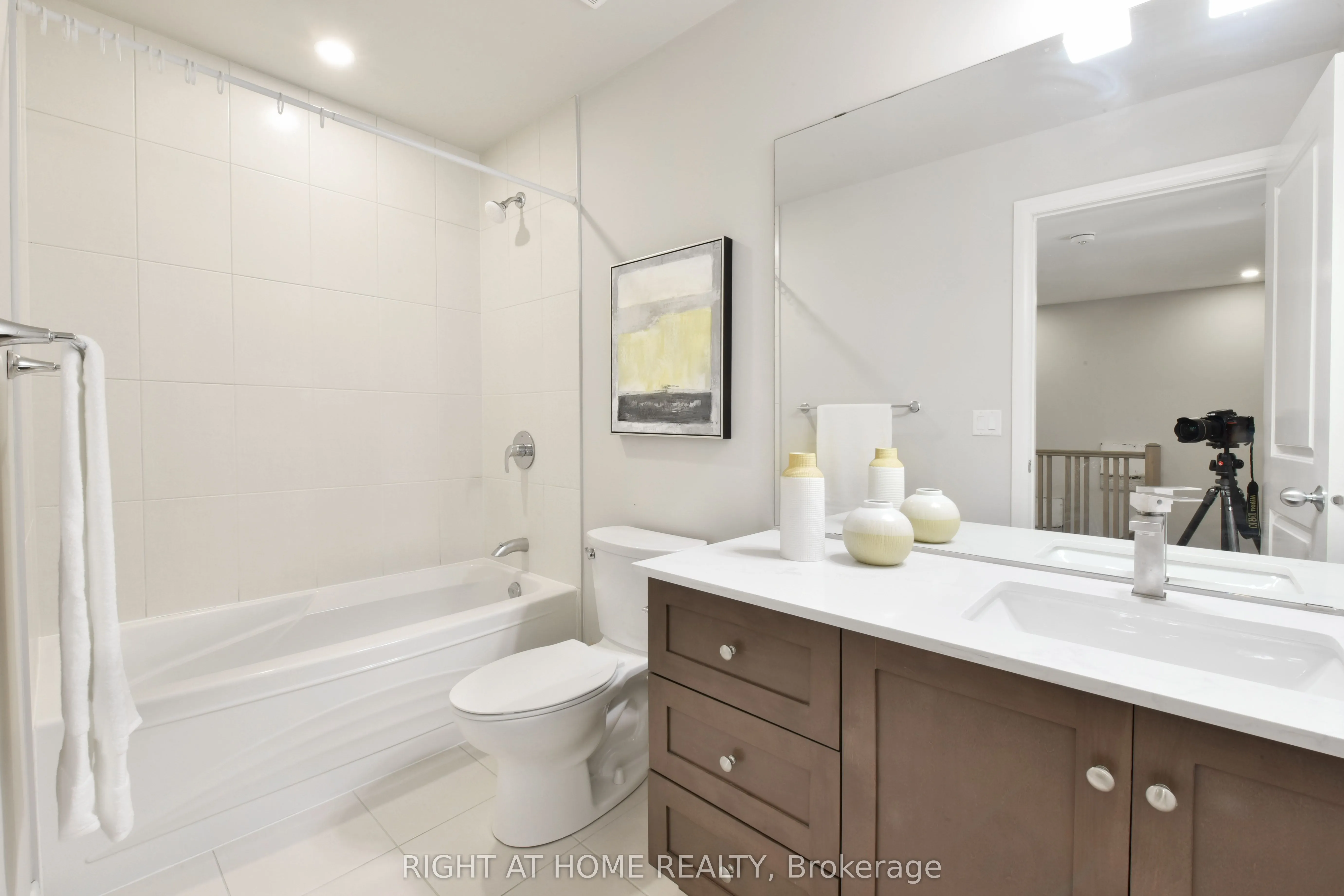 117 Escarpment Crescent