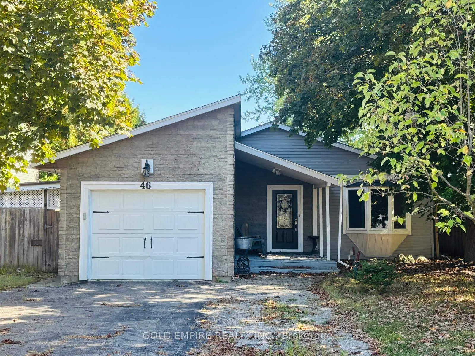 46 MONMORE Road, #(Lower)