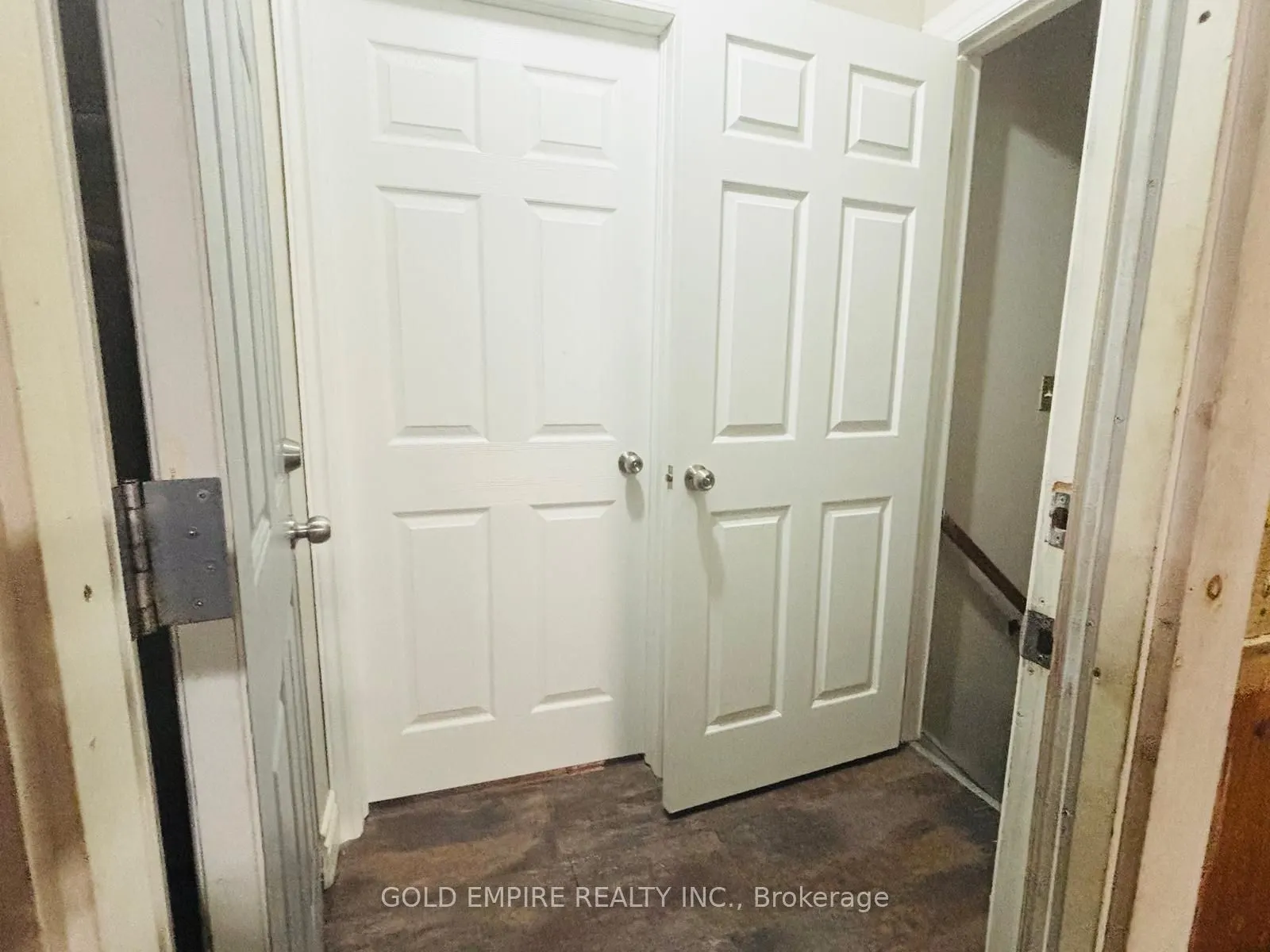 46 MONMORE Road, #(Lower)