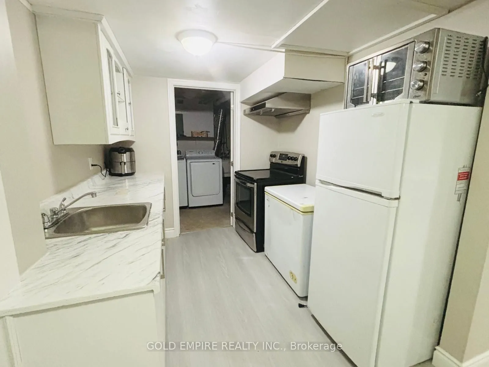 46 MONMORE Road, #(Lower)