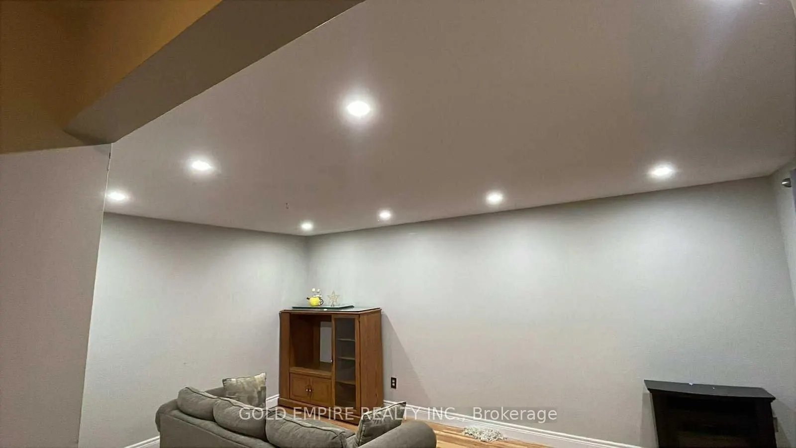 46 MONMORE Road, #(Main )