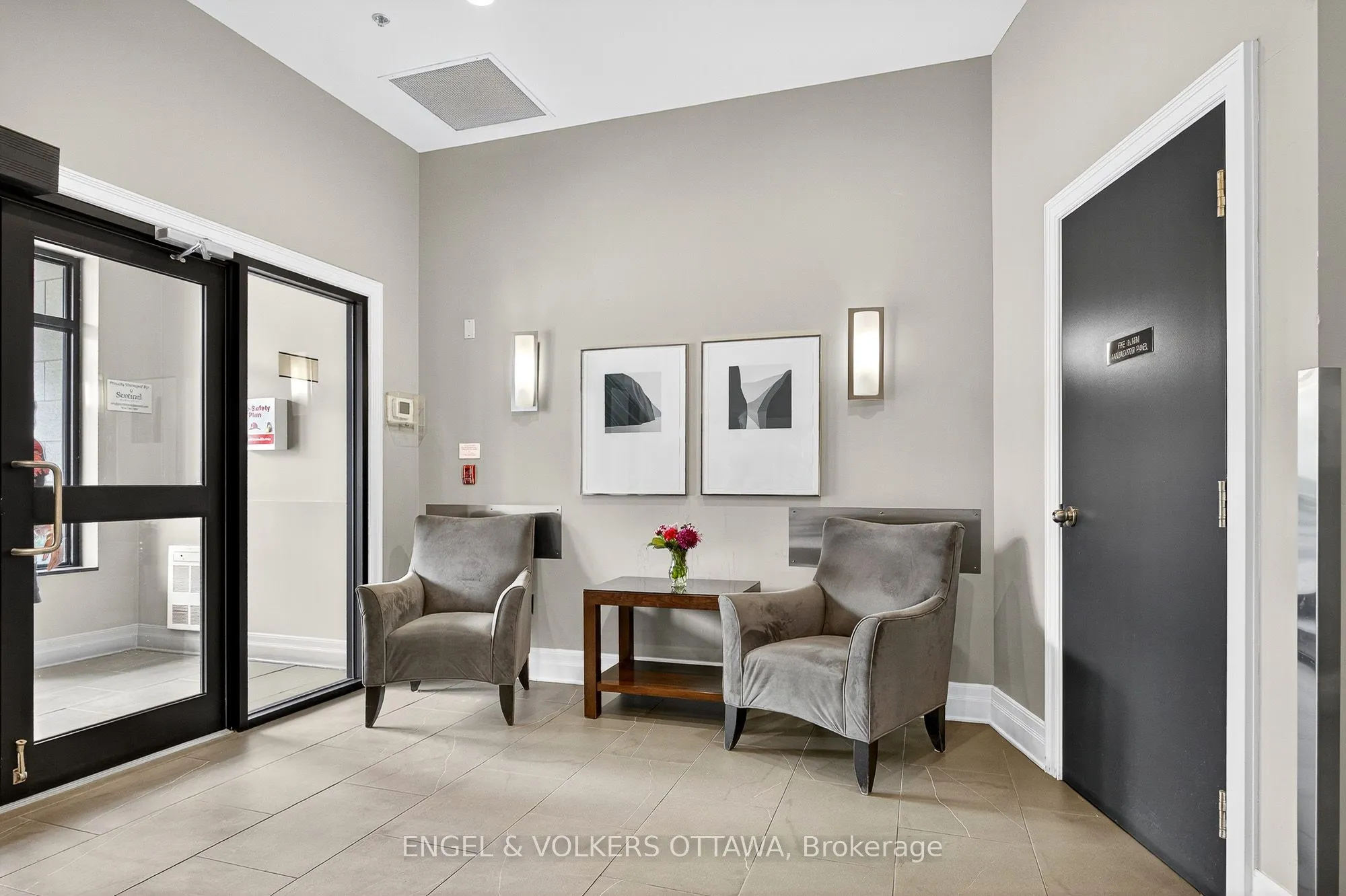 420 Berkley Avenue, #404