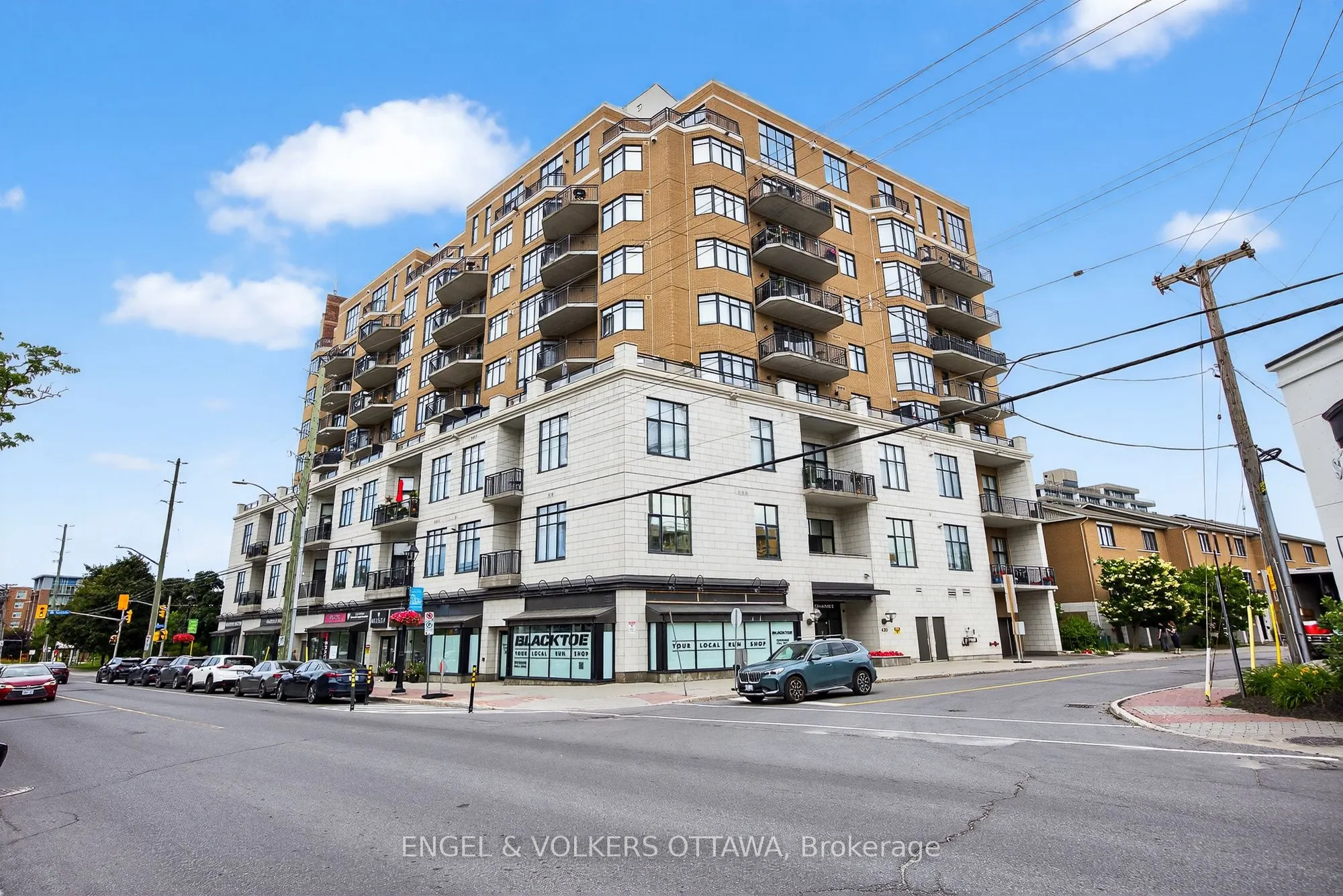 420 Berkley Avenue, #404