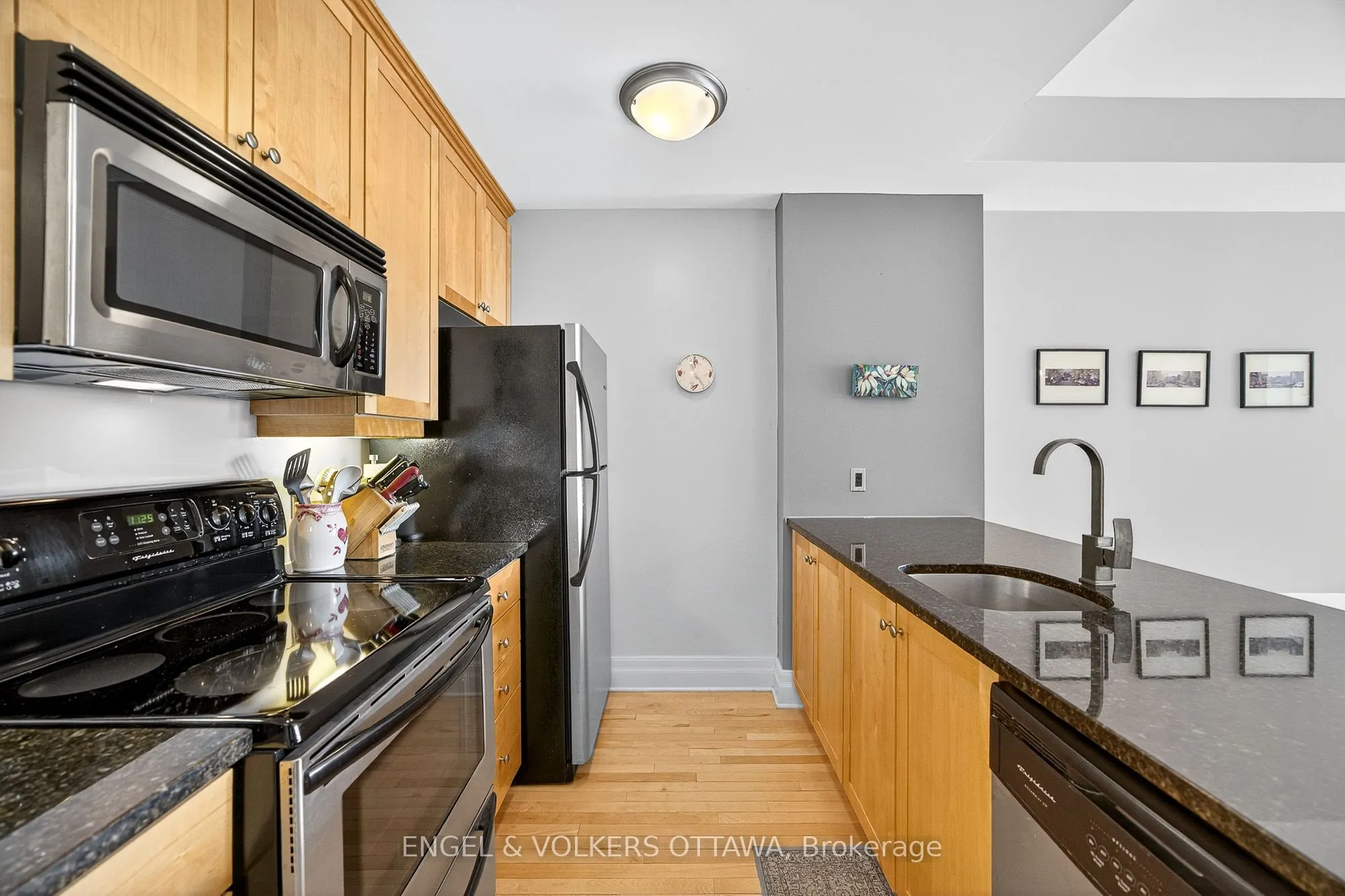 420 Berkley Avenue, #404