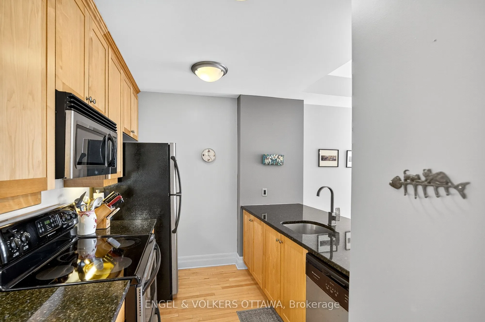 420 Berkley Avenue, #404