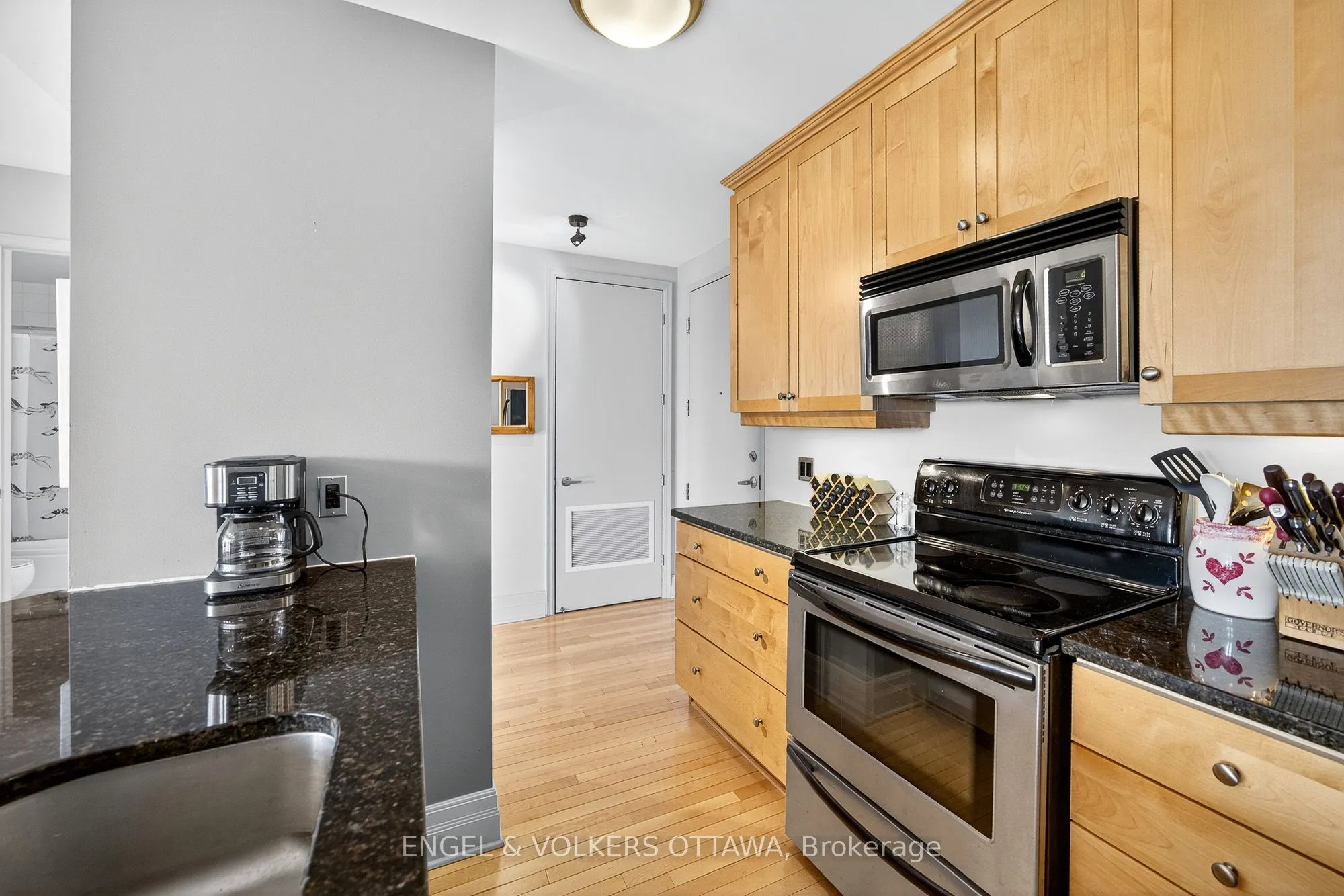 420 Berkley Avenue, #404