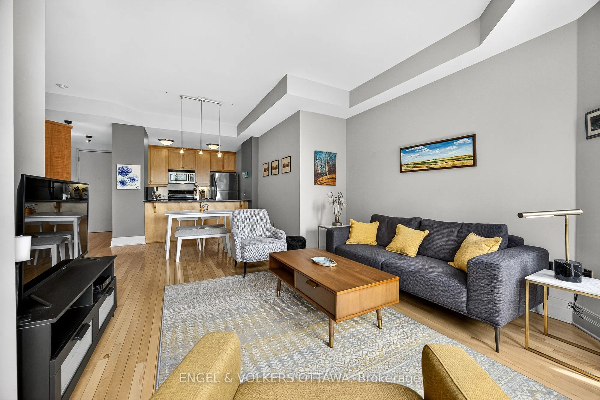 420 Berkley Avenue, #404