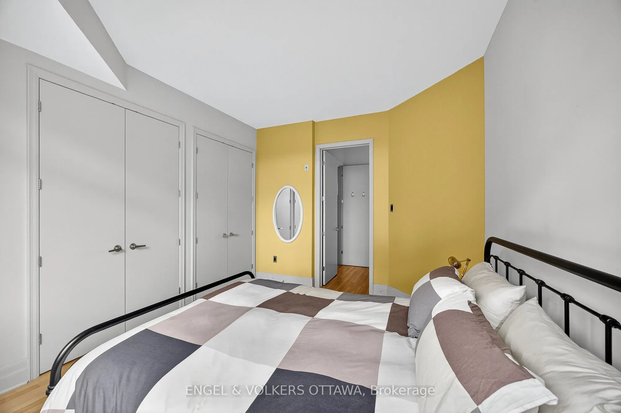 420 Berkley Avenue, #404