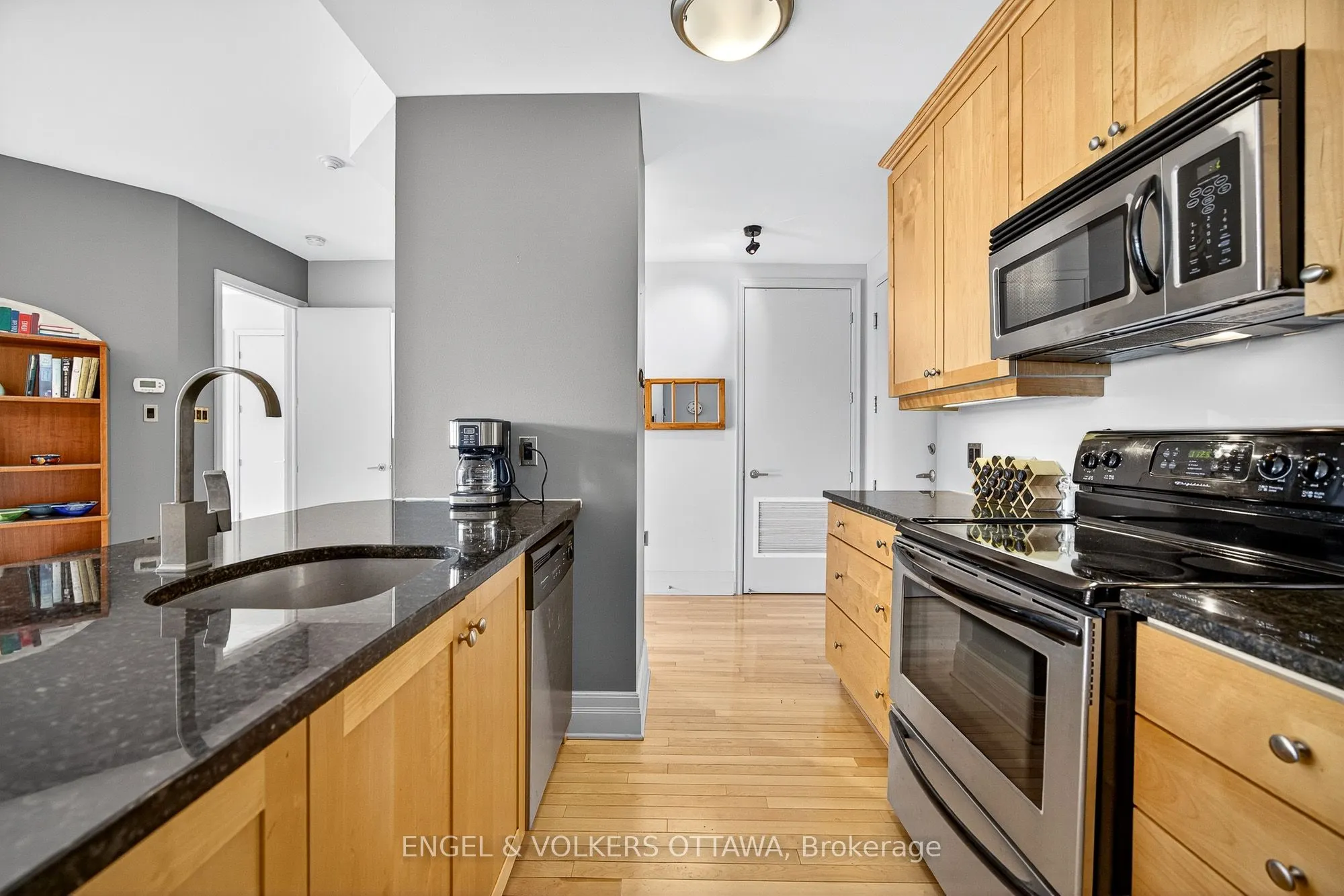 420 Berkley Avenue, #404