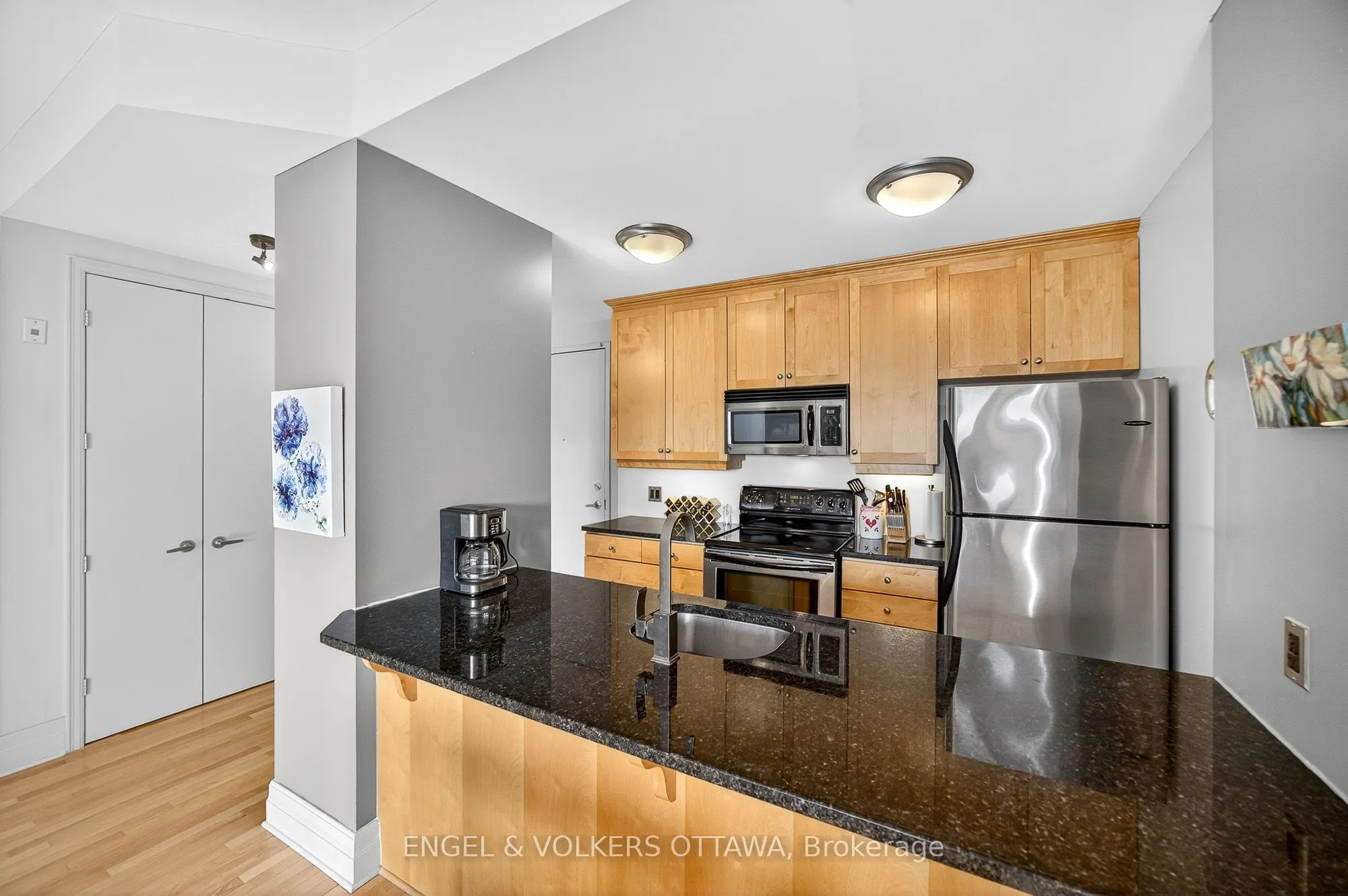 420 Berkley Avenue, #404