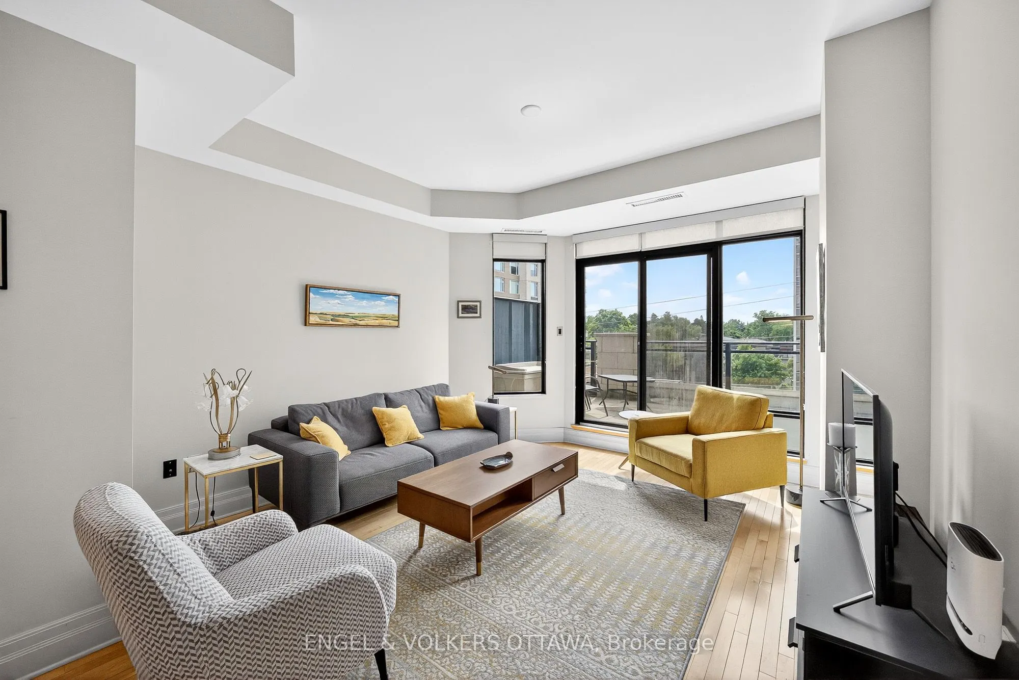 420 Berkley Avenue, #404