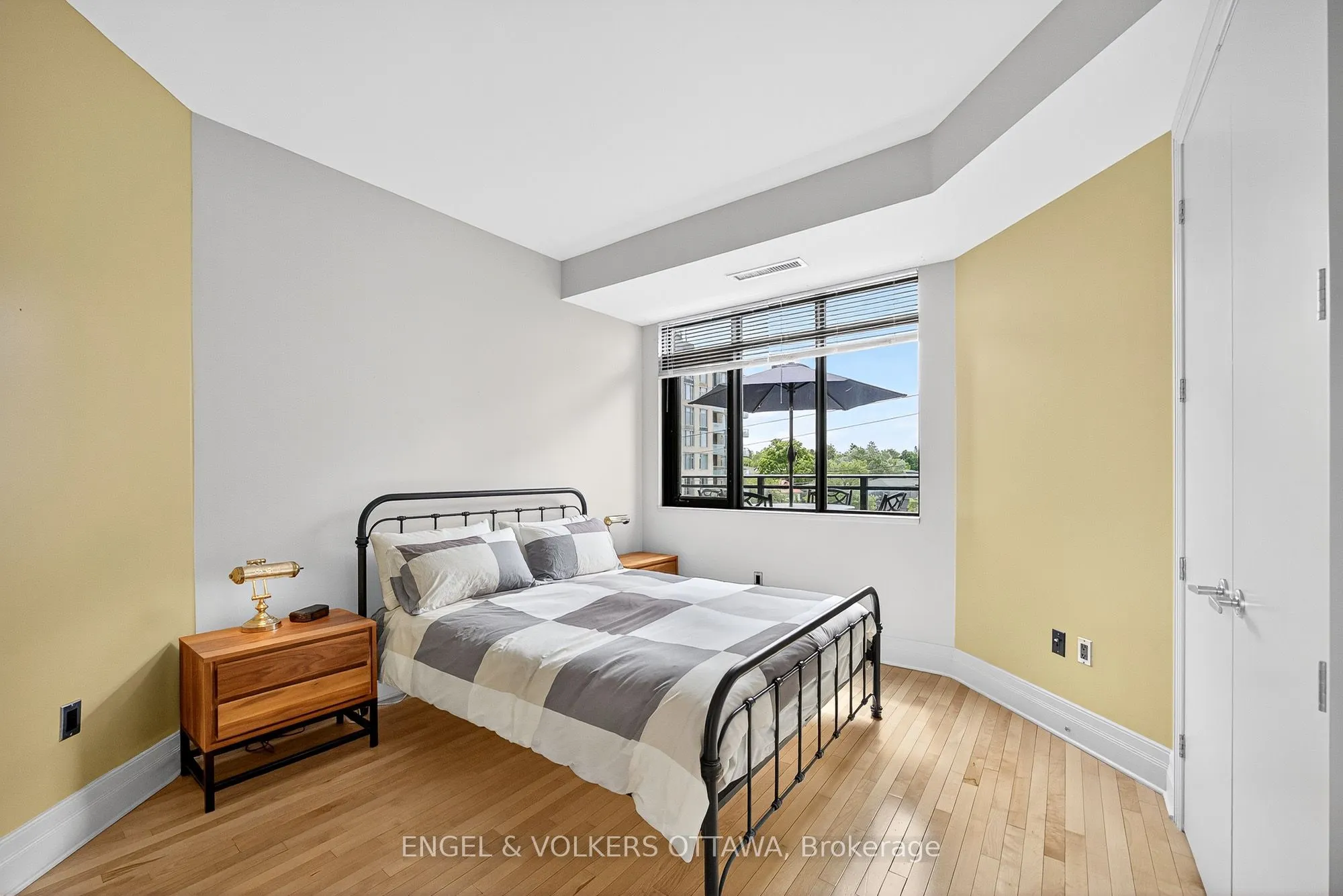 420 Berkley Avenue, #404