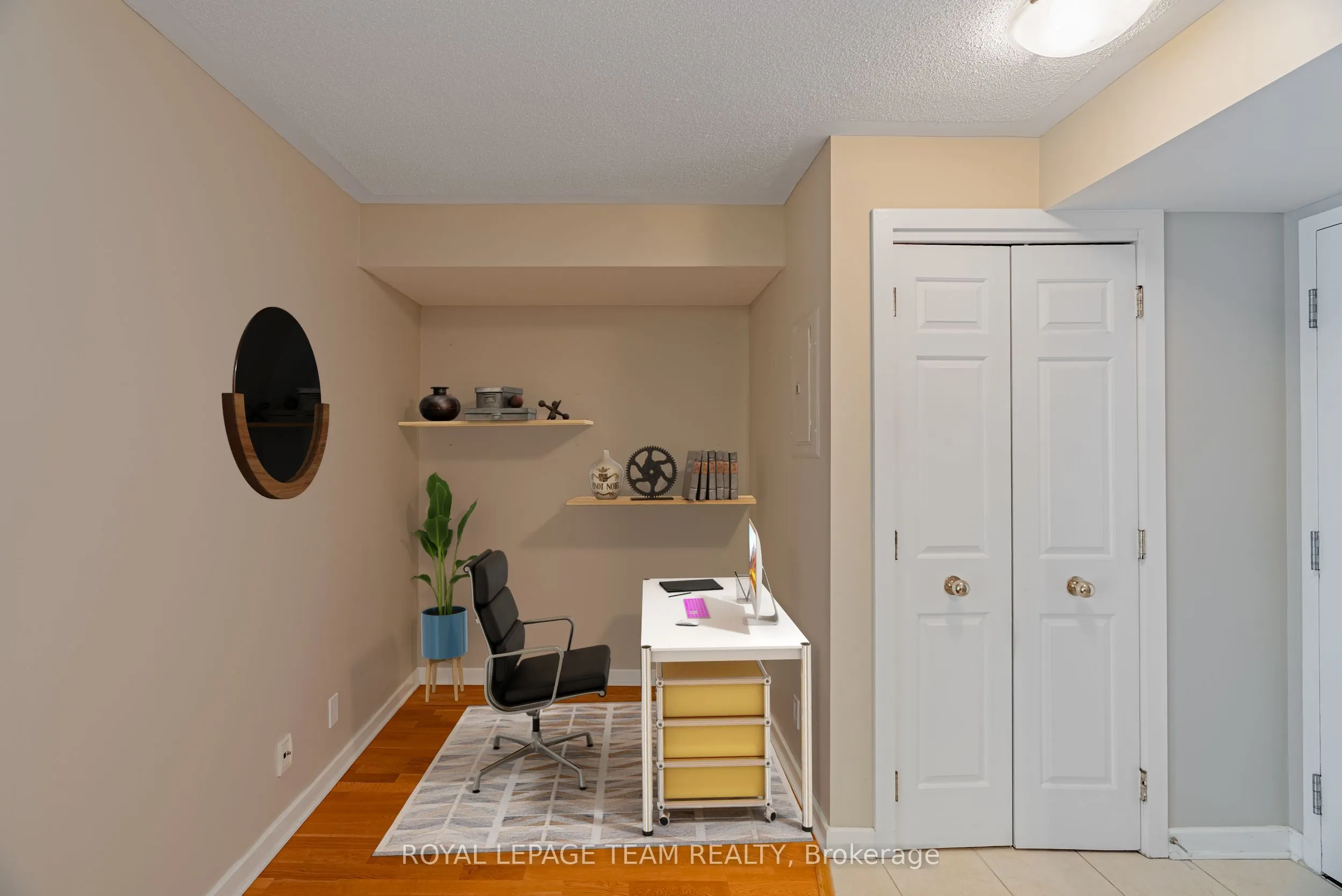 138 SOMERSET Street W, #804