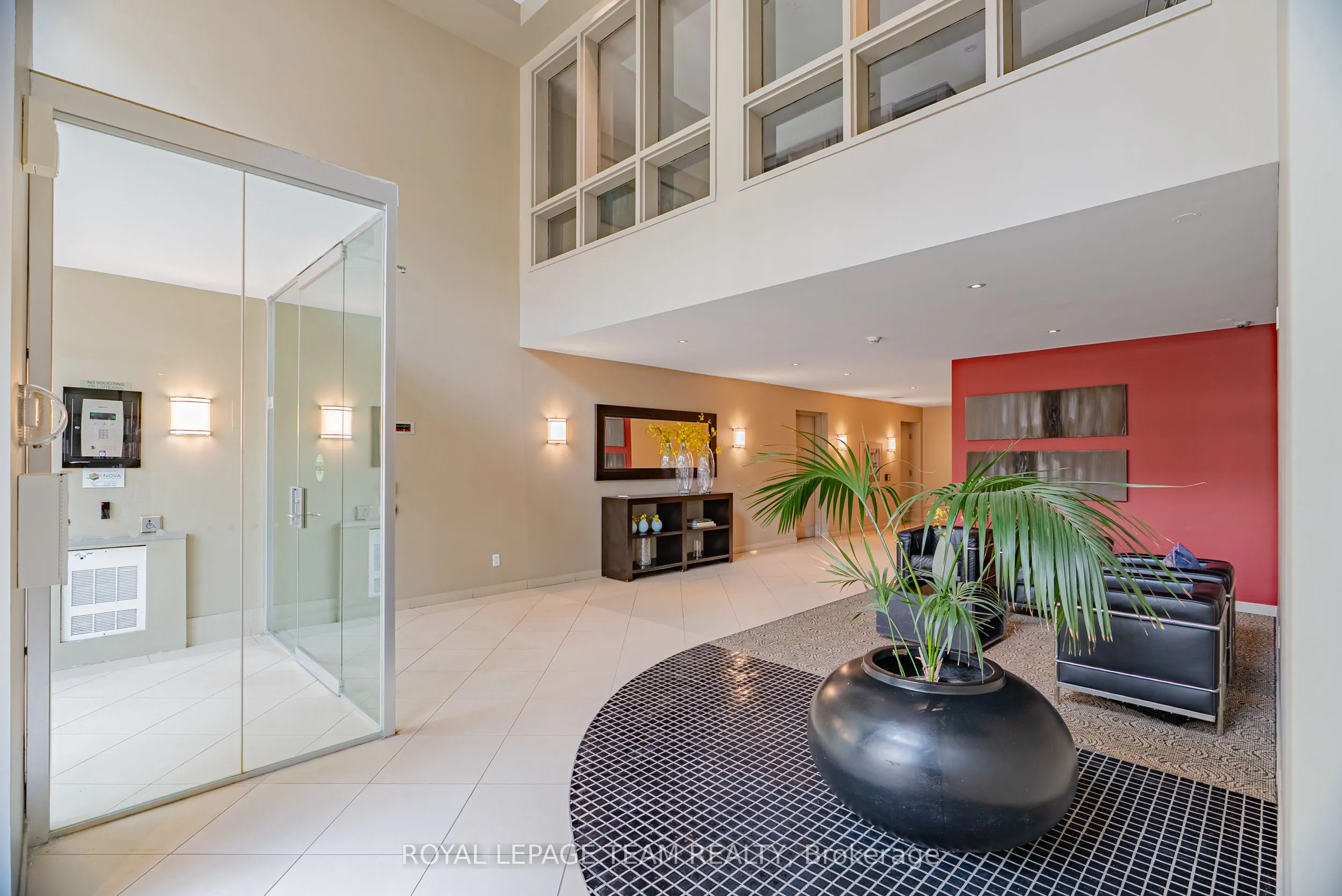 138 SOMERSET Street W, #804