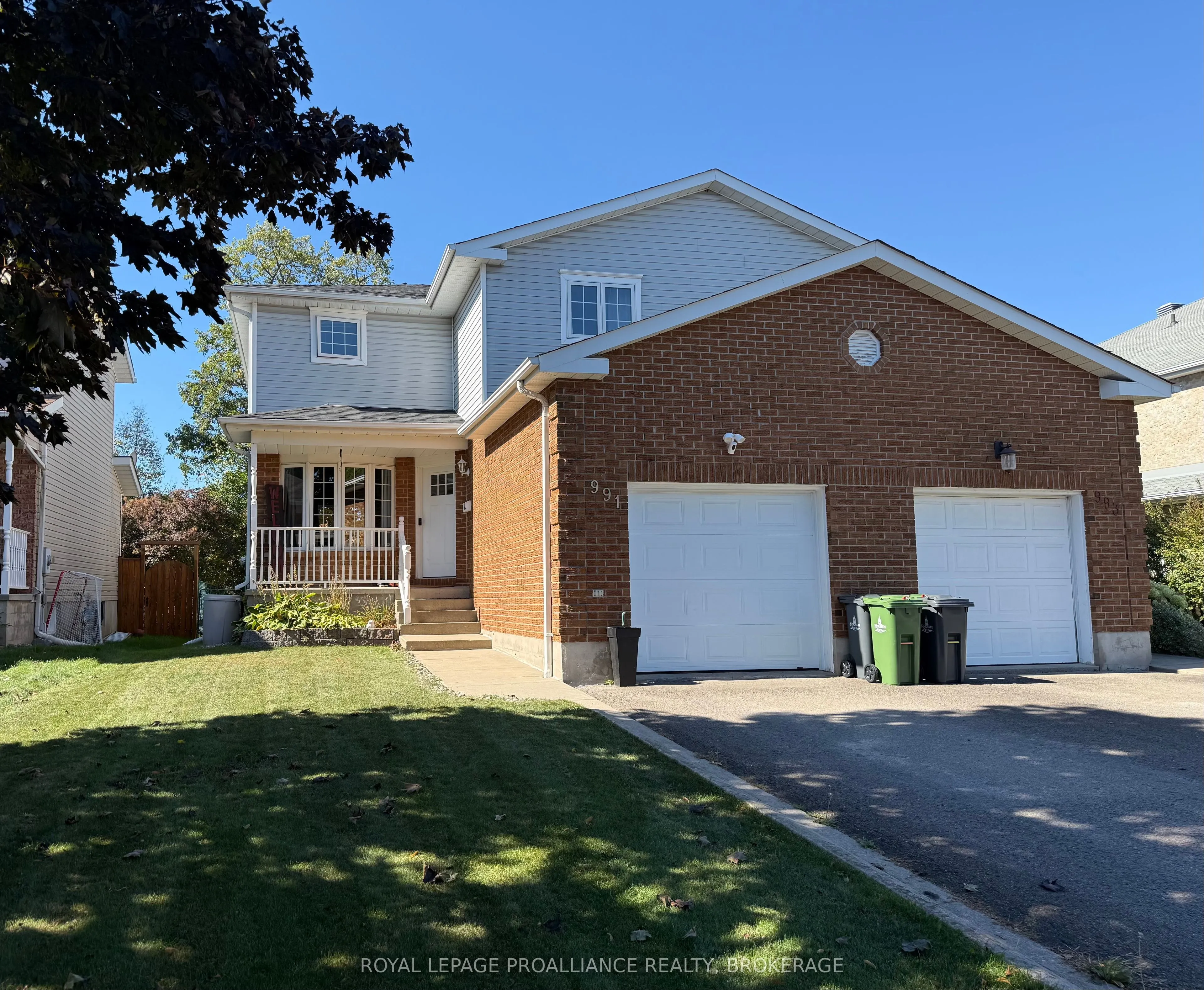 991 Waterbury Crescent