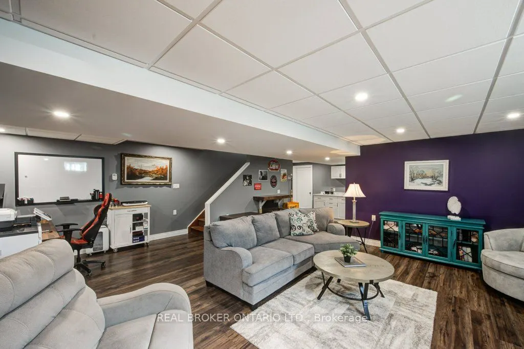 25 Pickett Court N