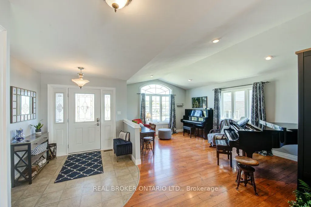 25 Pickett Court N