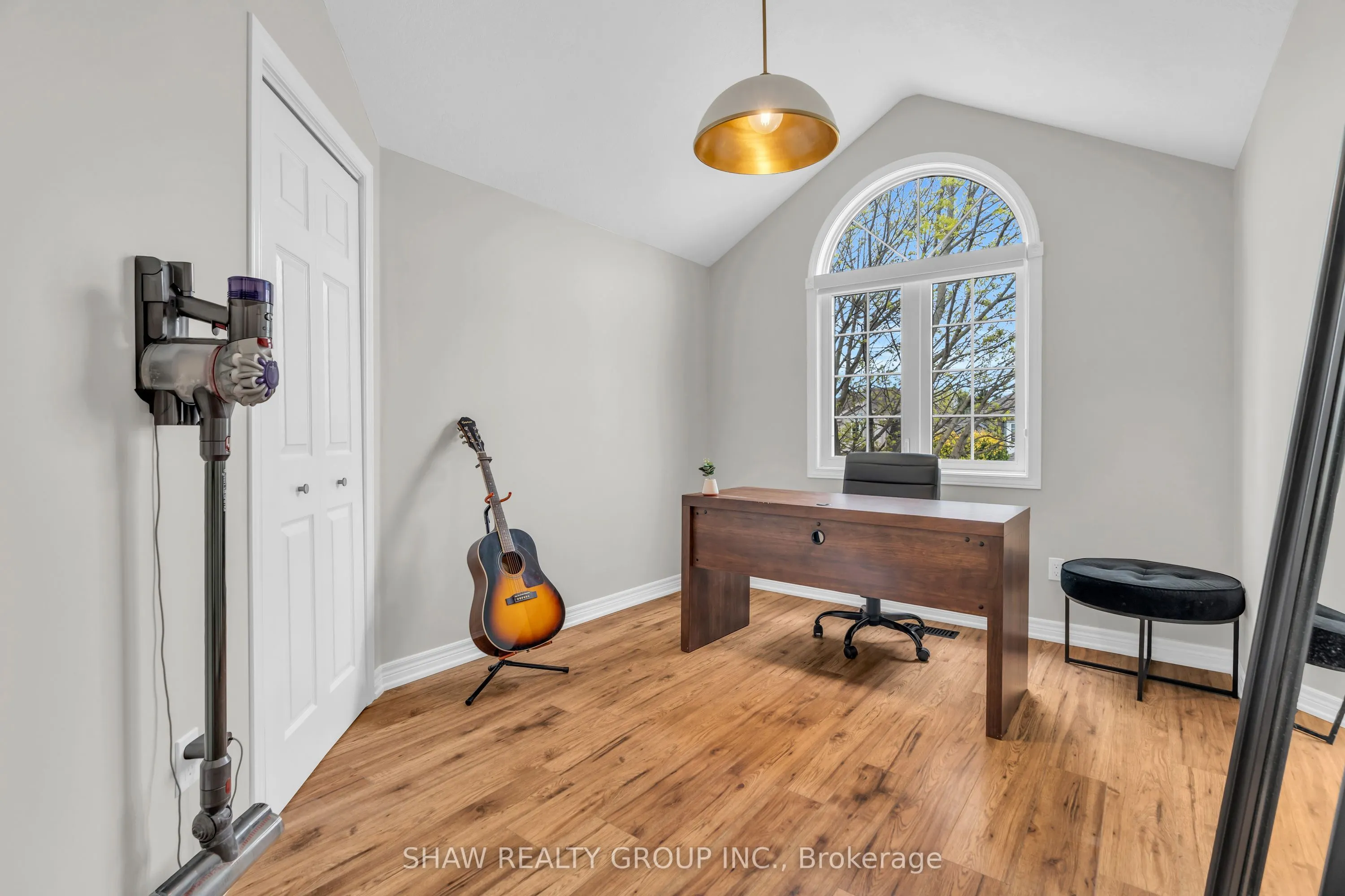 9 Gaw Crescent