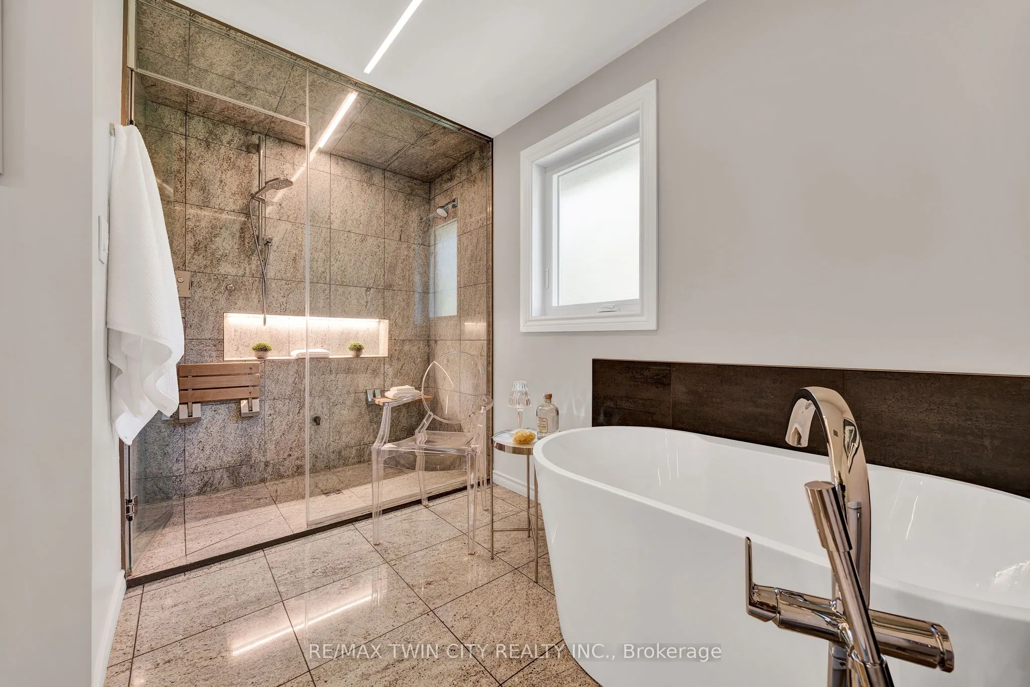 405 Glasgow Street, #3