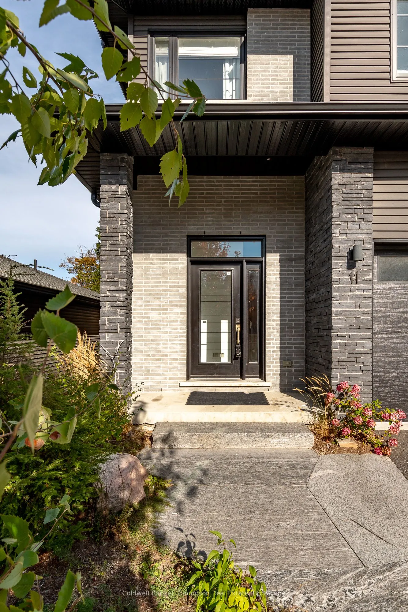 11 Cascade Lane