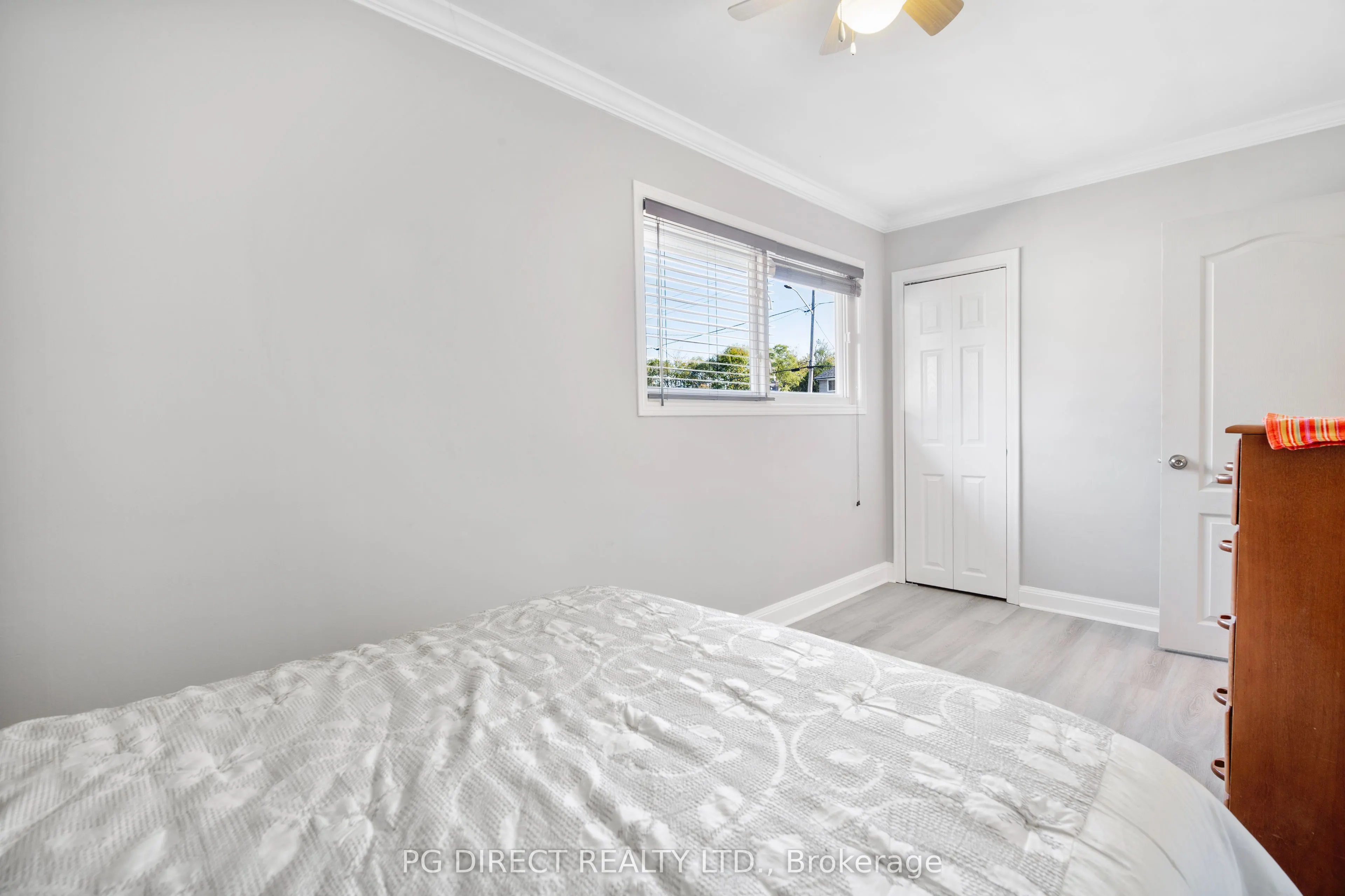 383 Chippewa Street W