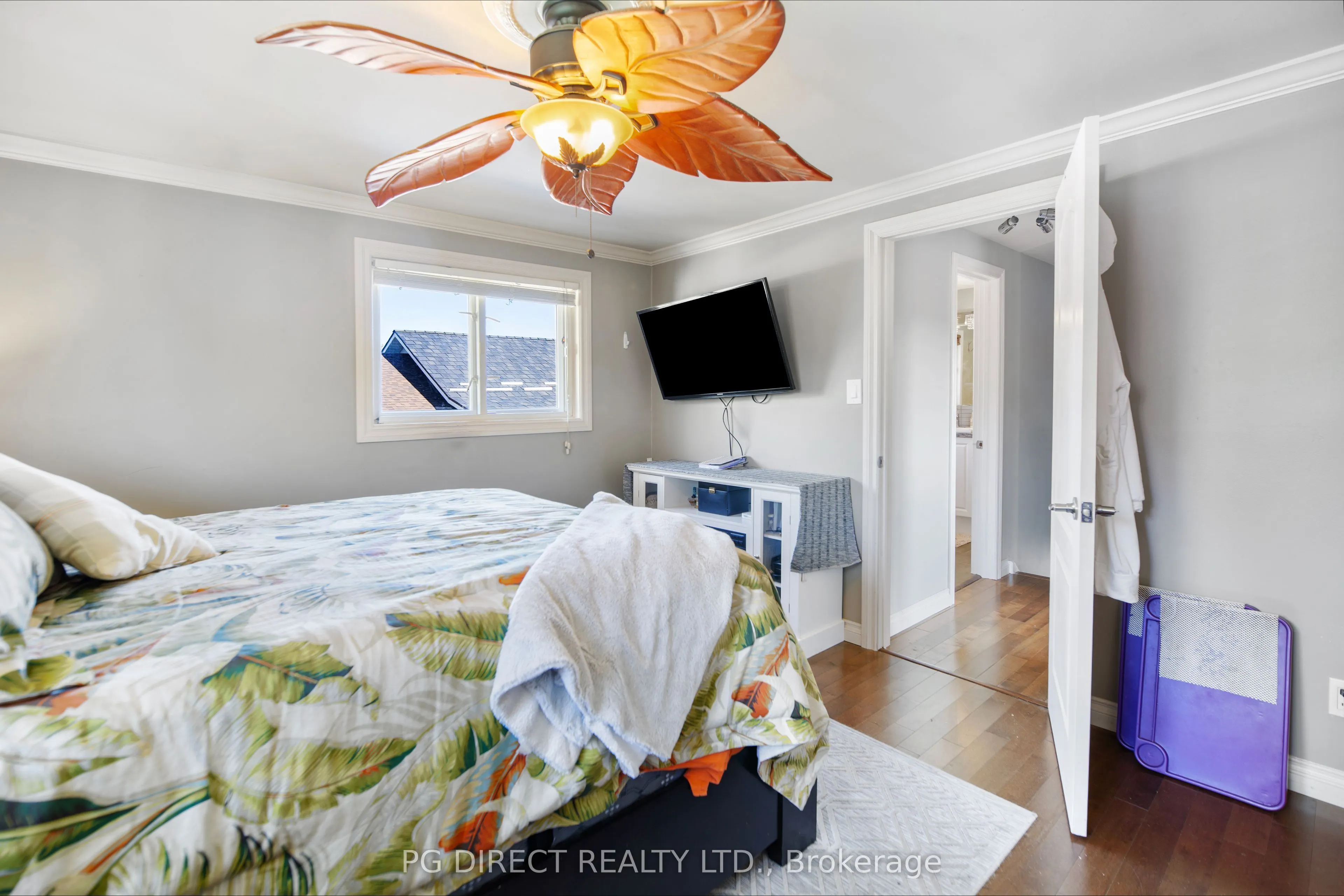 383 Chippewa Street W