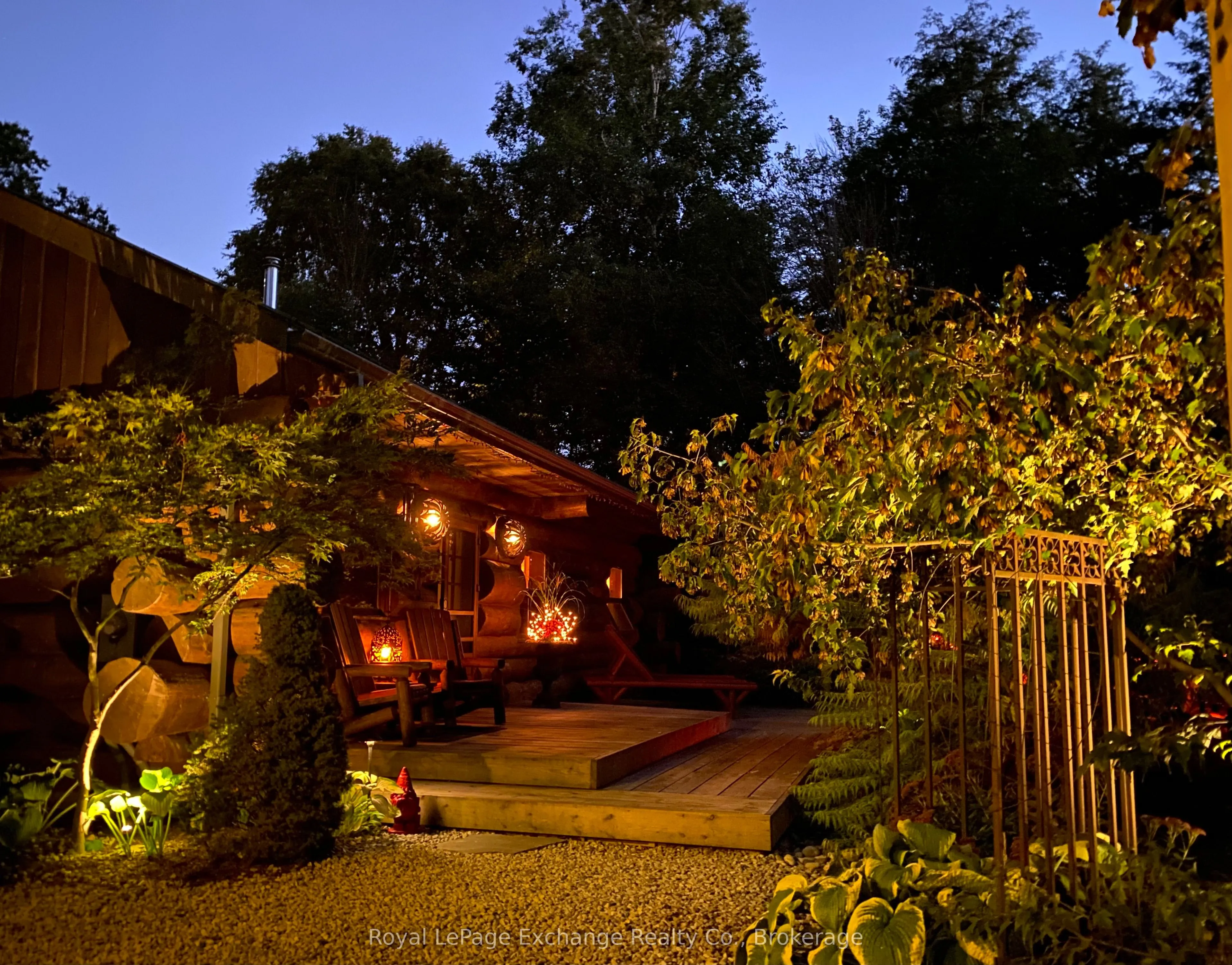 102 Onandago Place, Place