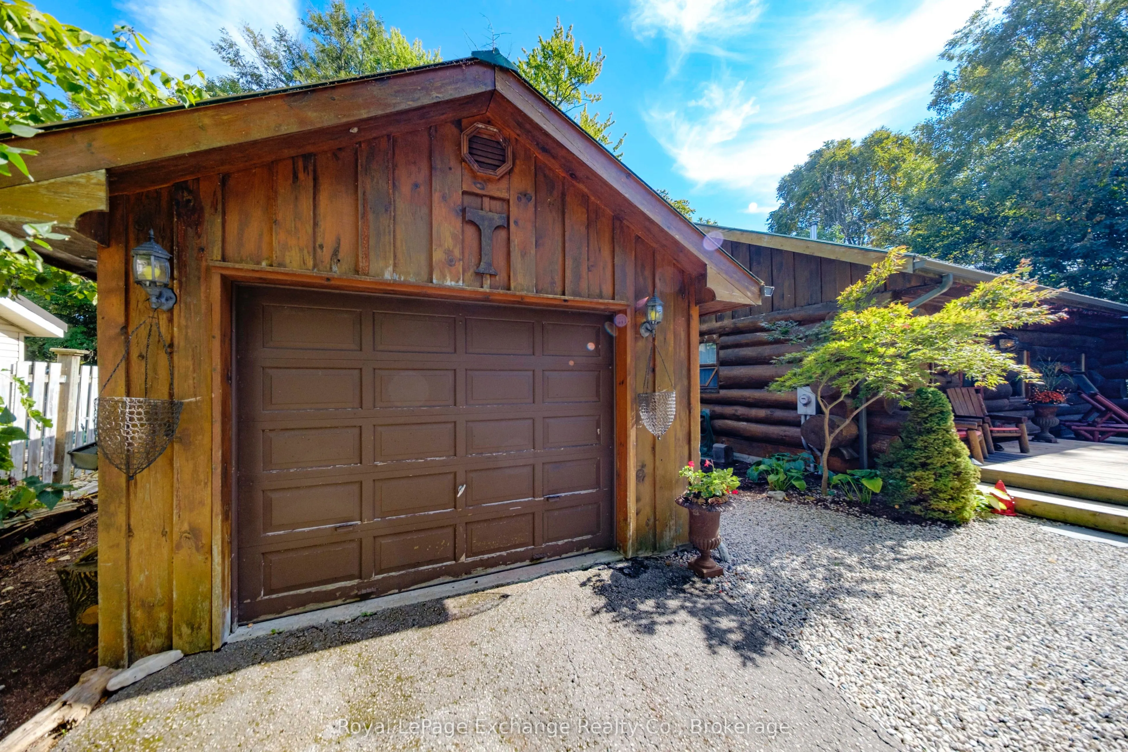 102 Onandago Place, Place