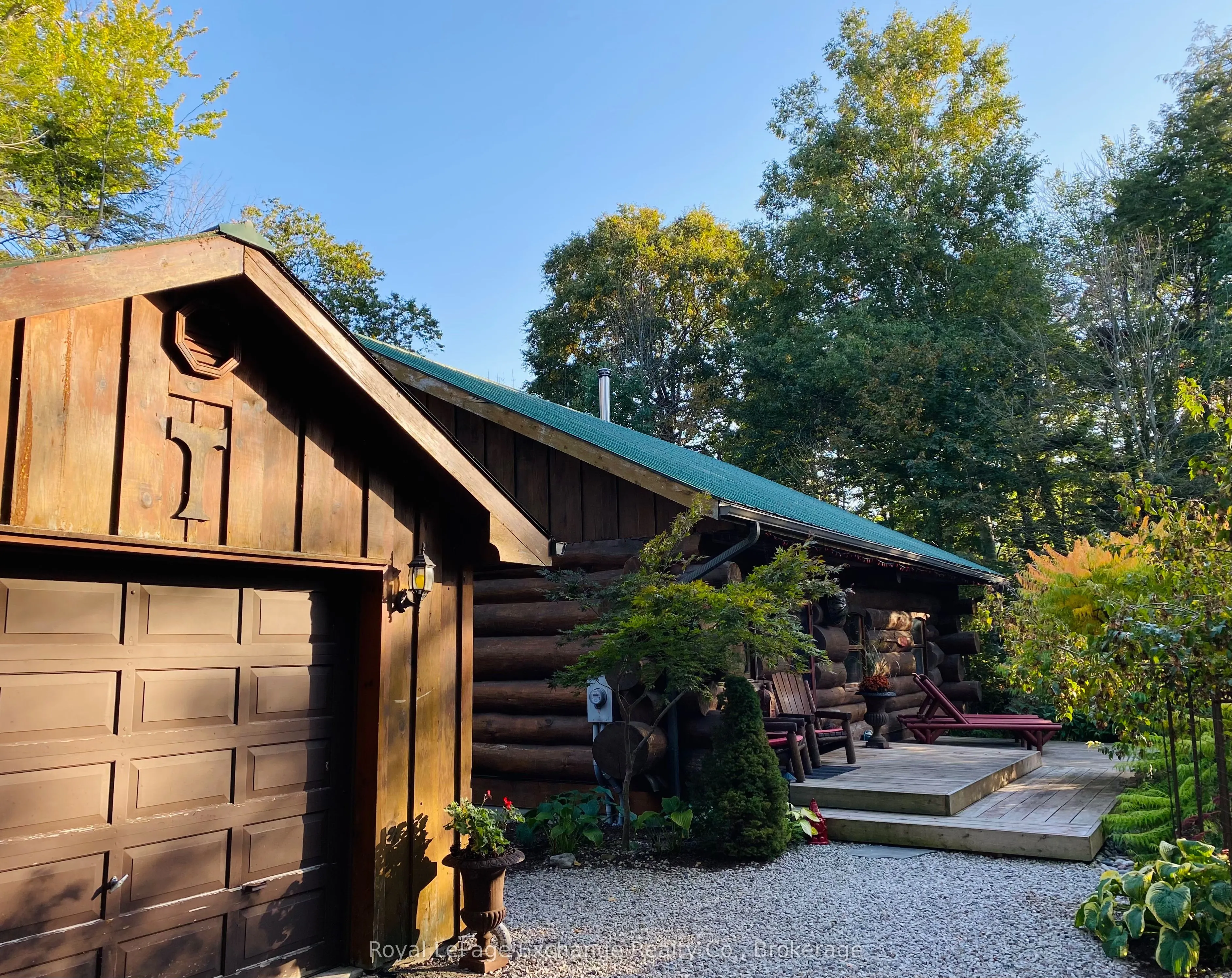 102 Onandago Place, Place