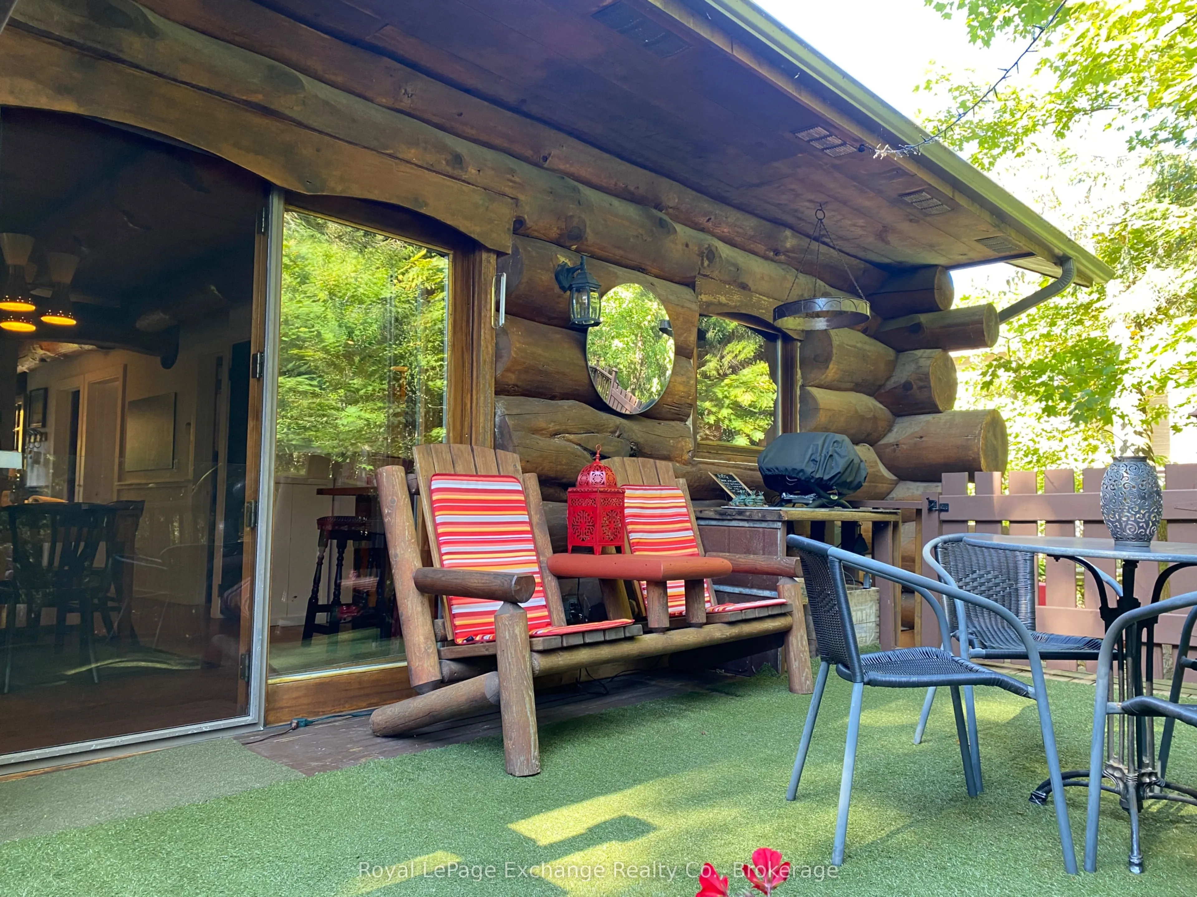 102 Onandago Place, Place