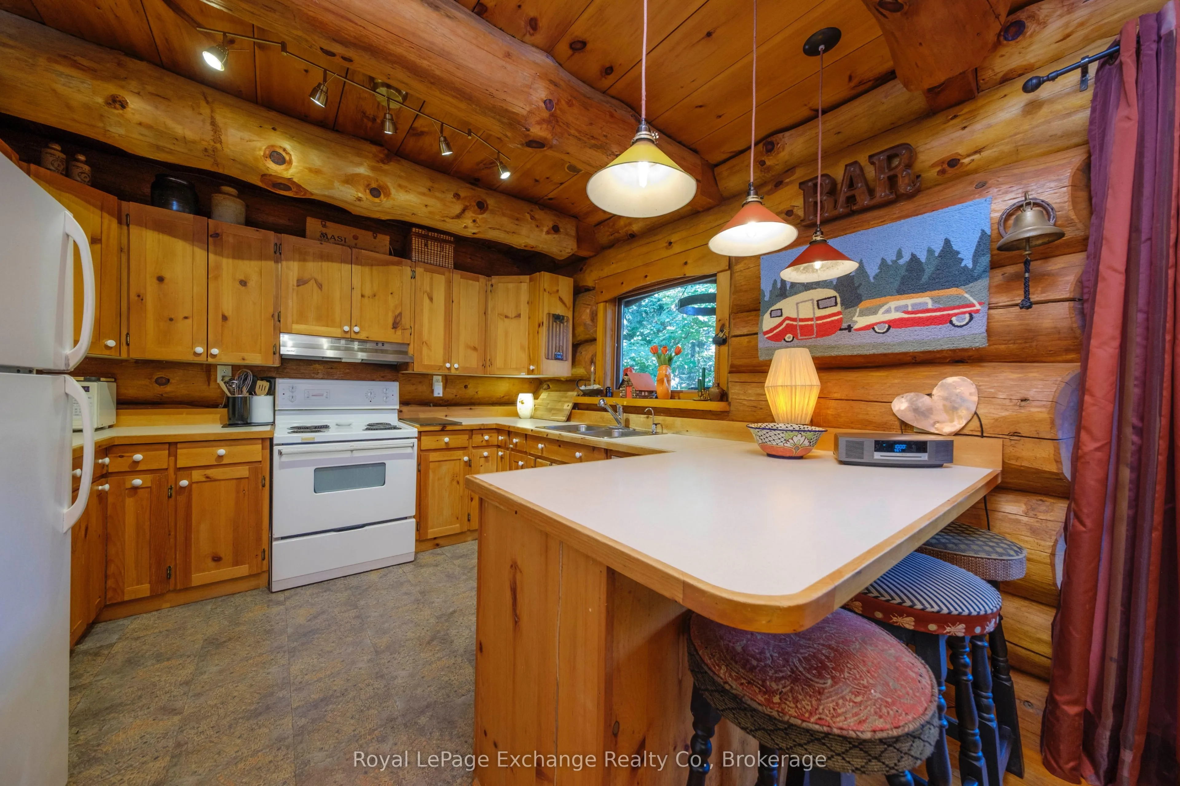 102 Onandago Place, Place