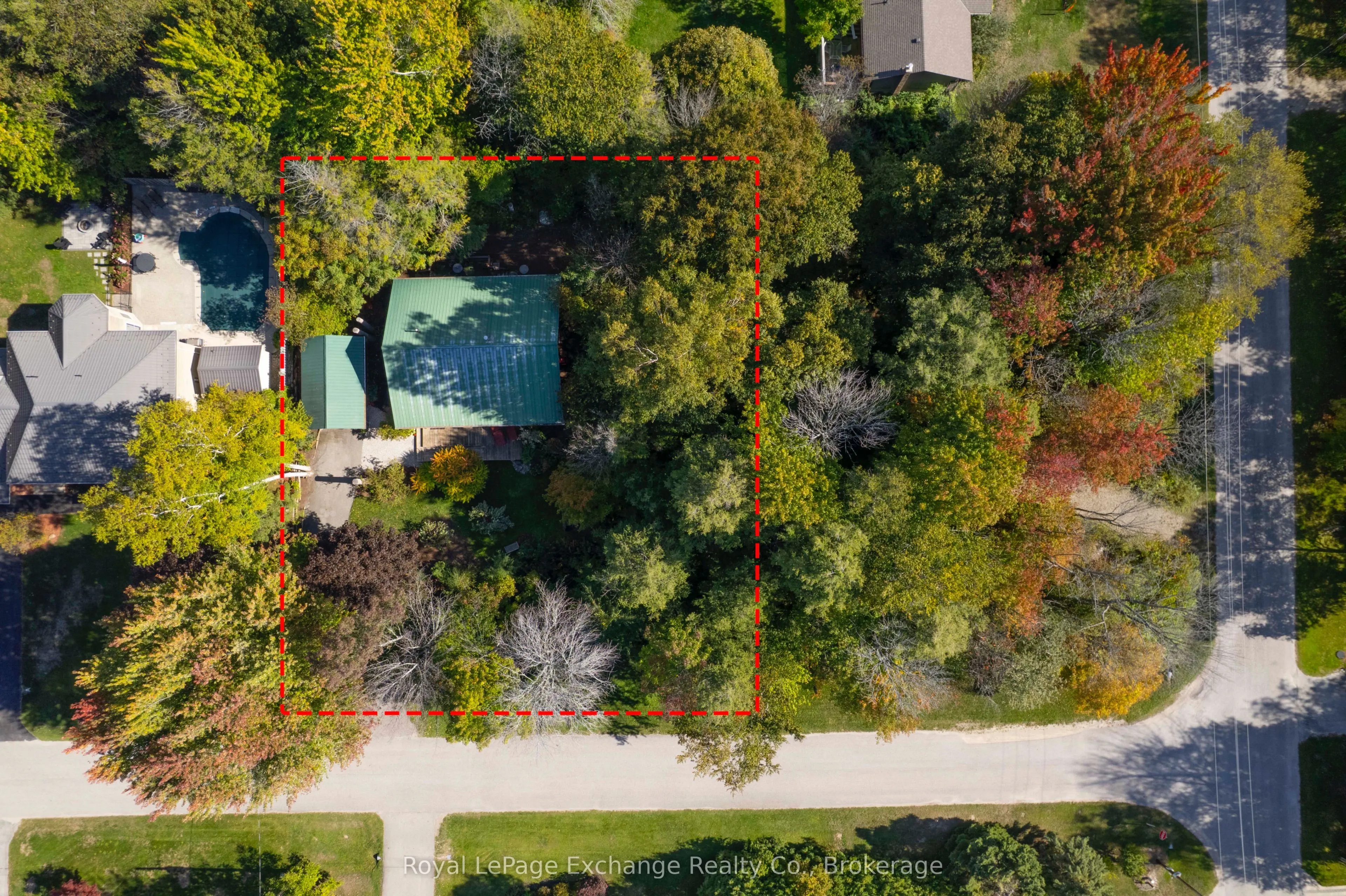 102 Onandago Place, Place