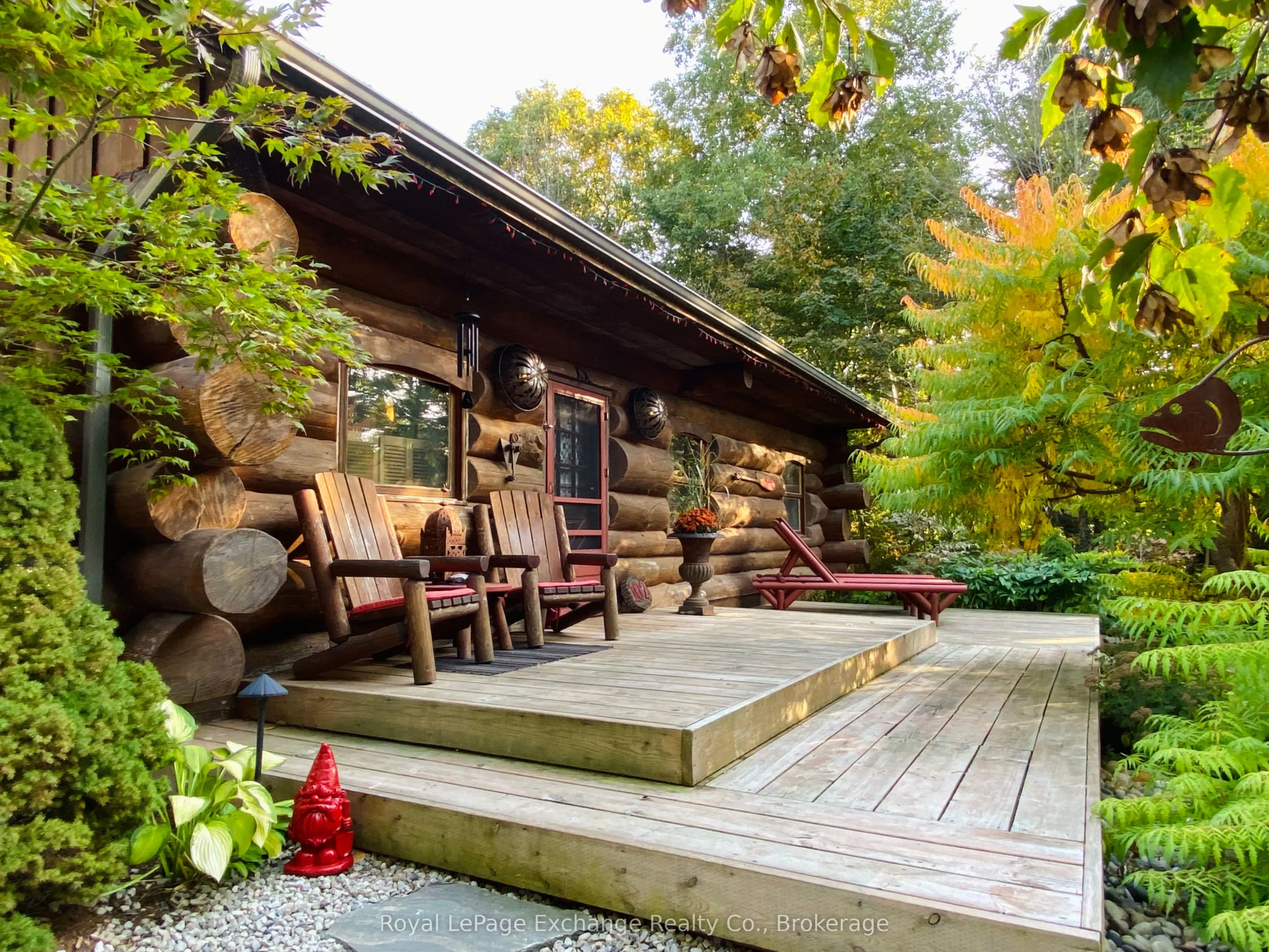 102 Onandago Place, Place