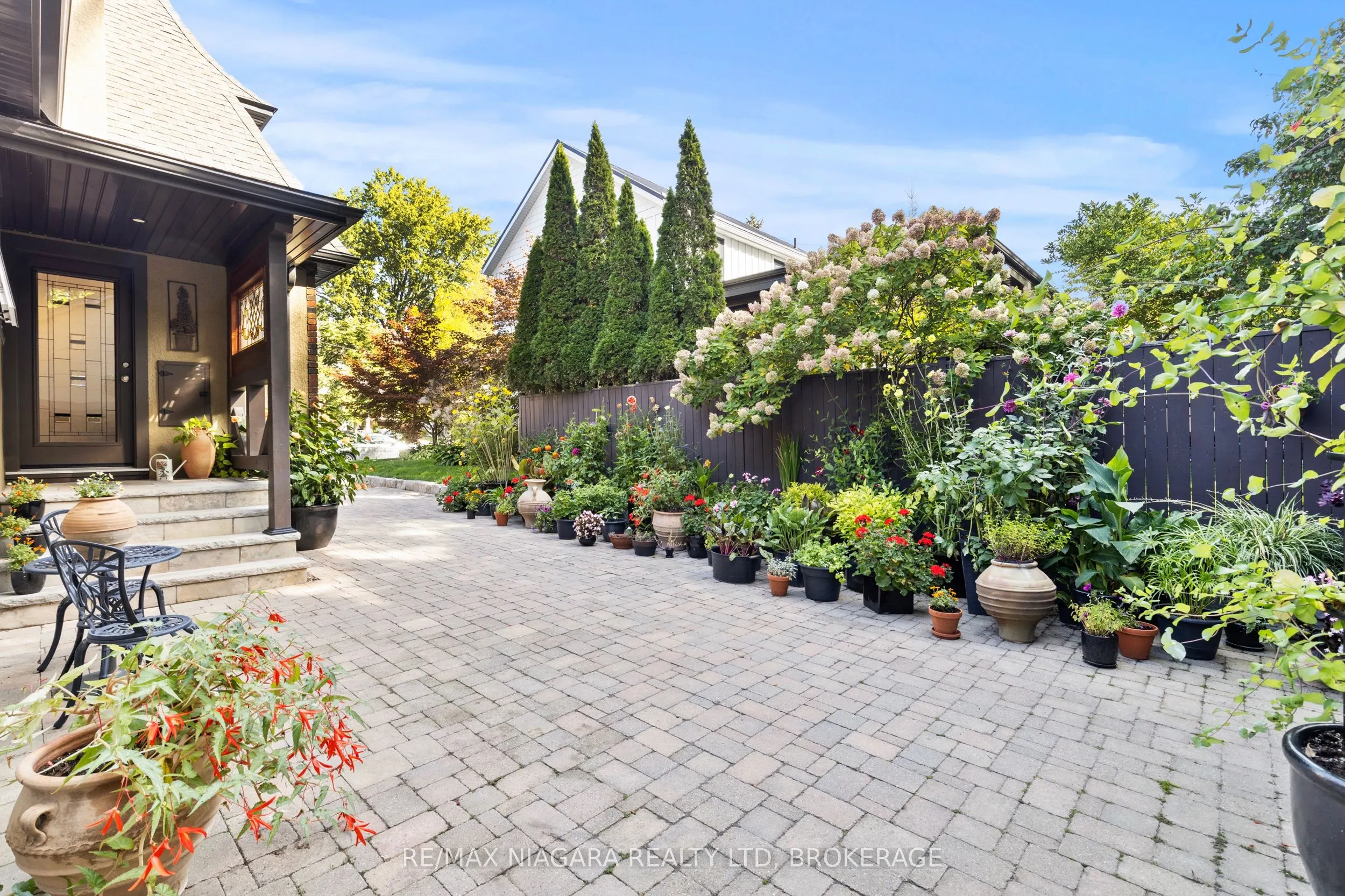49 Weller Avenue