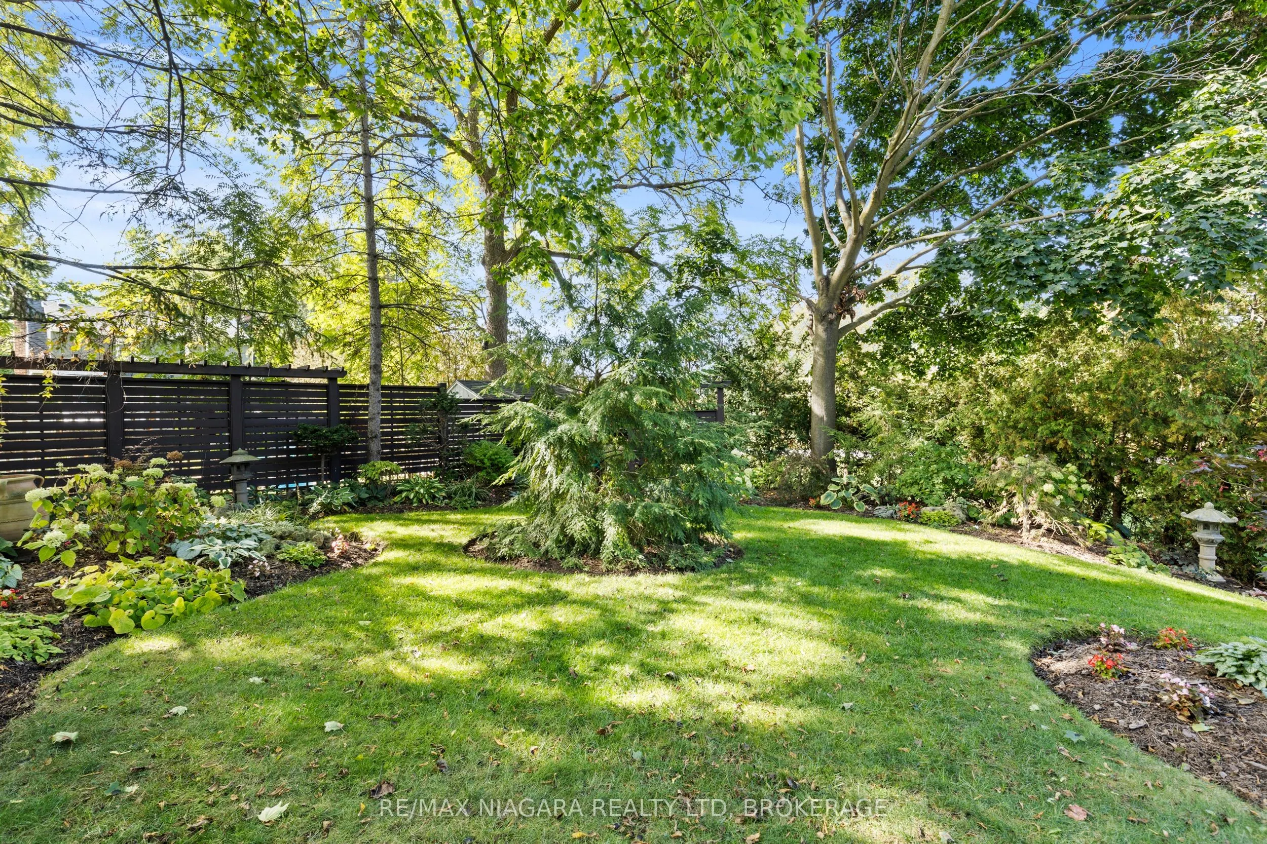 49 Weller Avenue