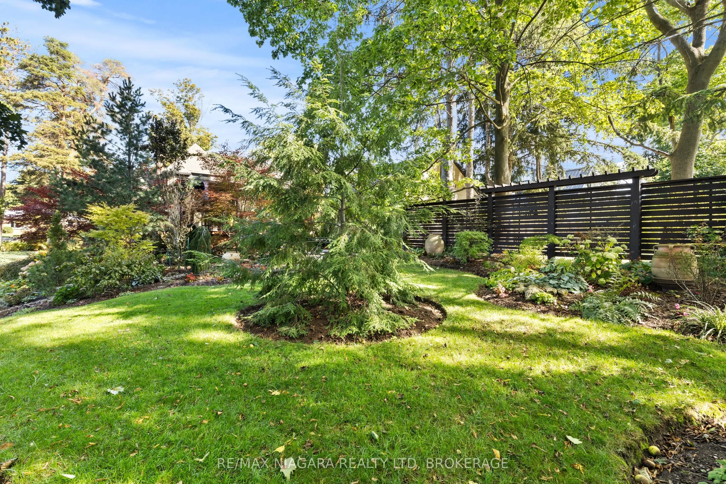 49 Weller Avenue