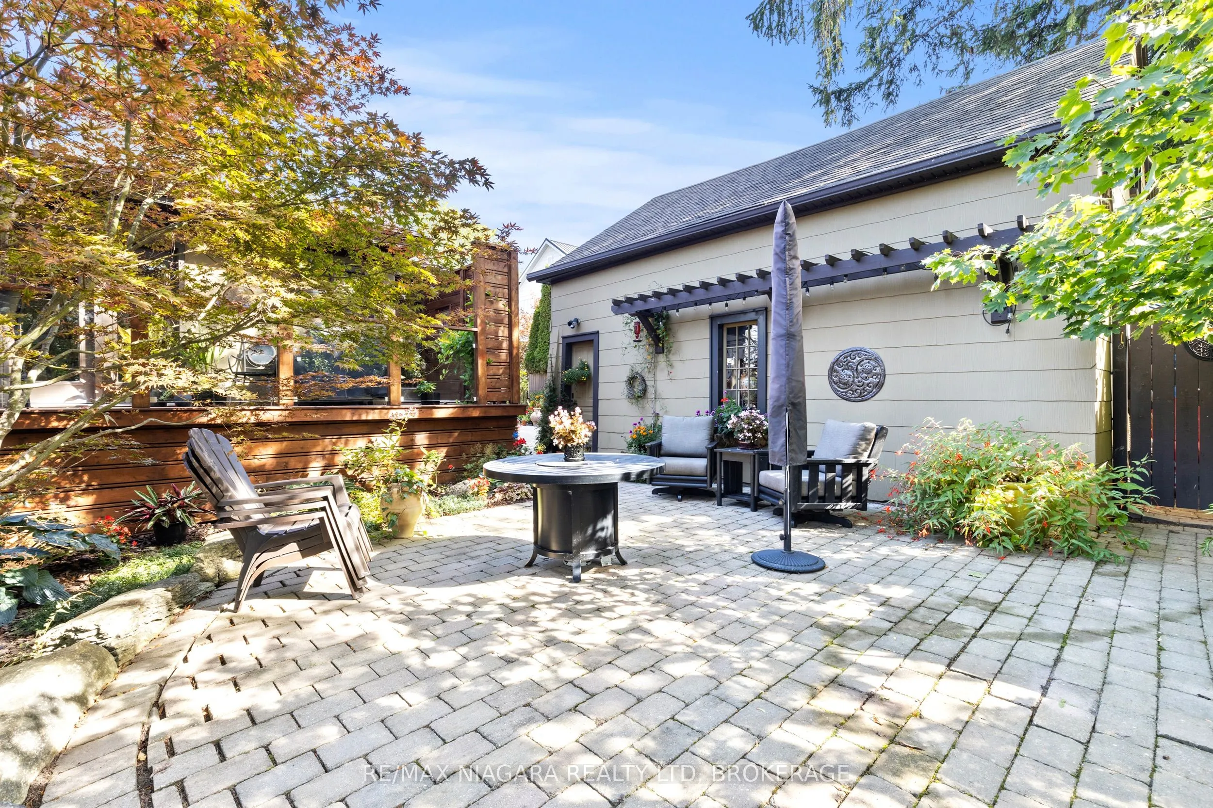 49 Weller Avenue